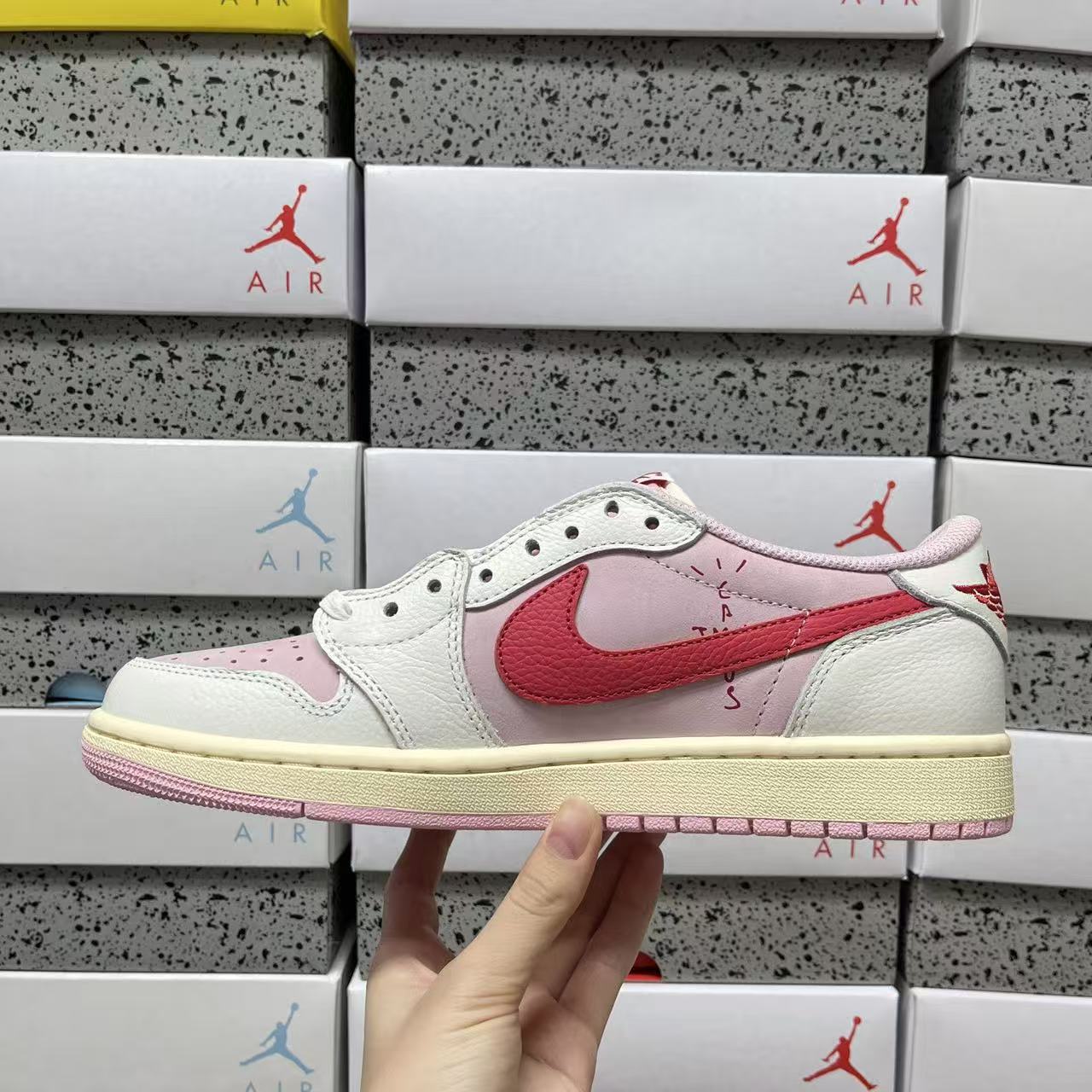 DG Batch-Air Jordan 1 × Travis Scott “Shy Pink”