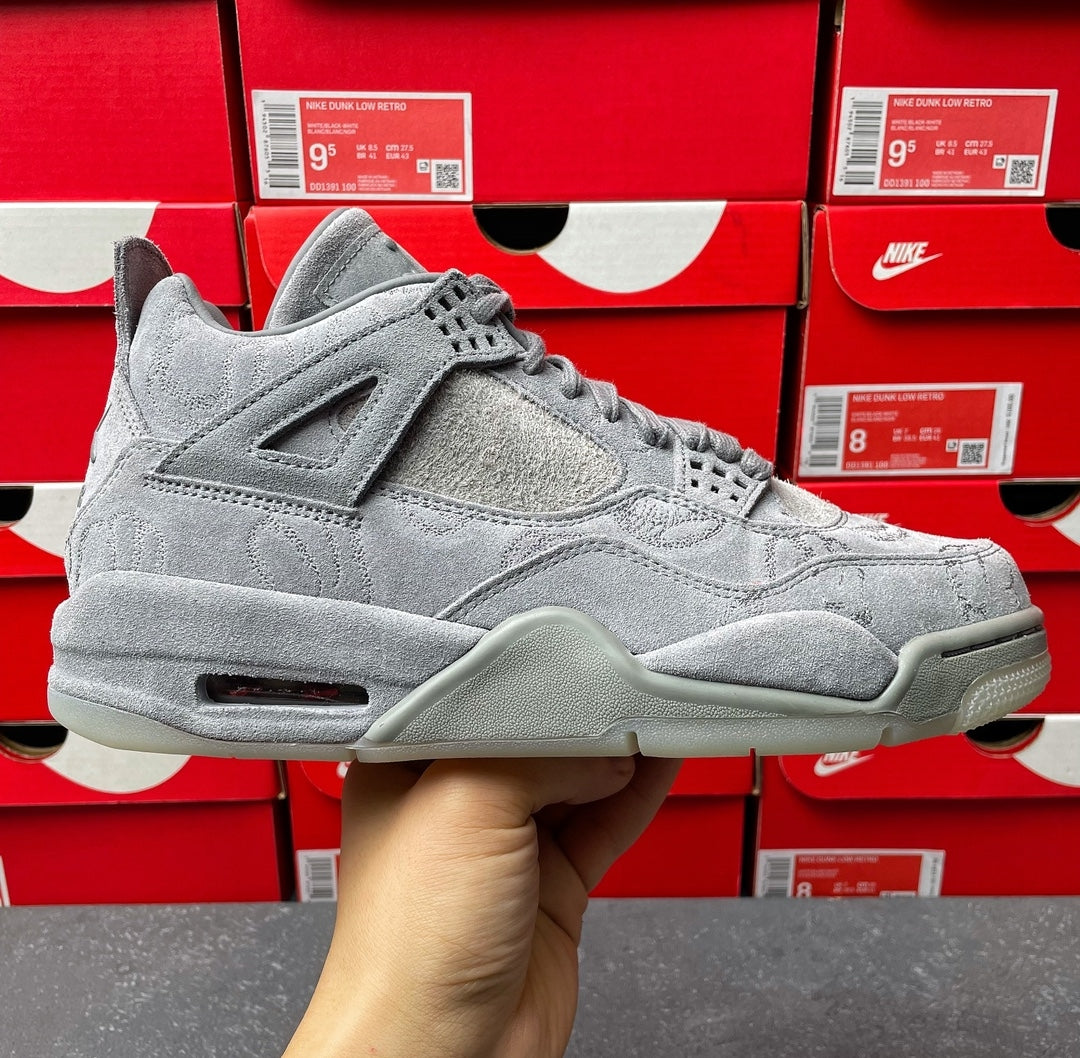 GX Batch-Kaws × Air Jordan 4 Grey