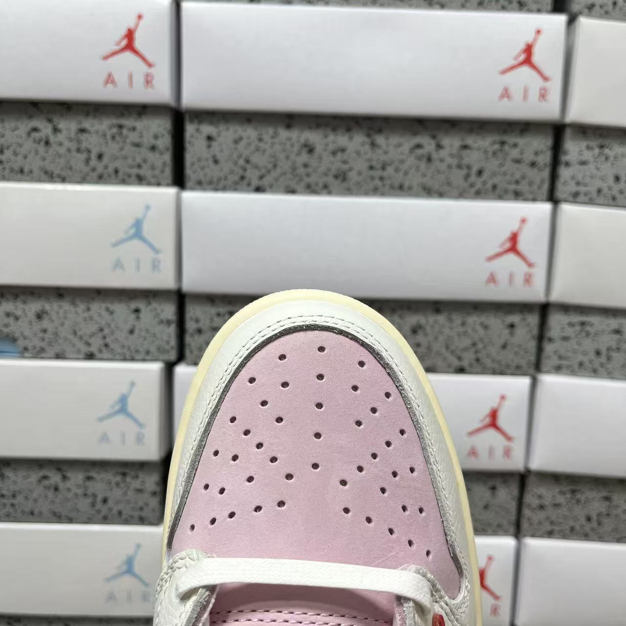 DG Batch-Air Jordan 1 × Travis Scott “Shy Pink”
