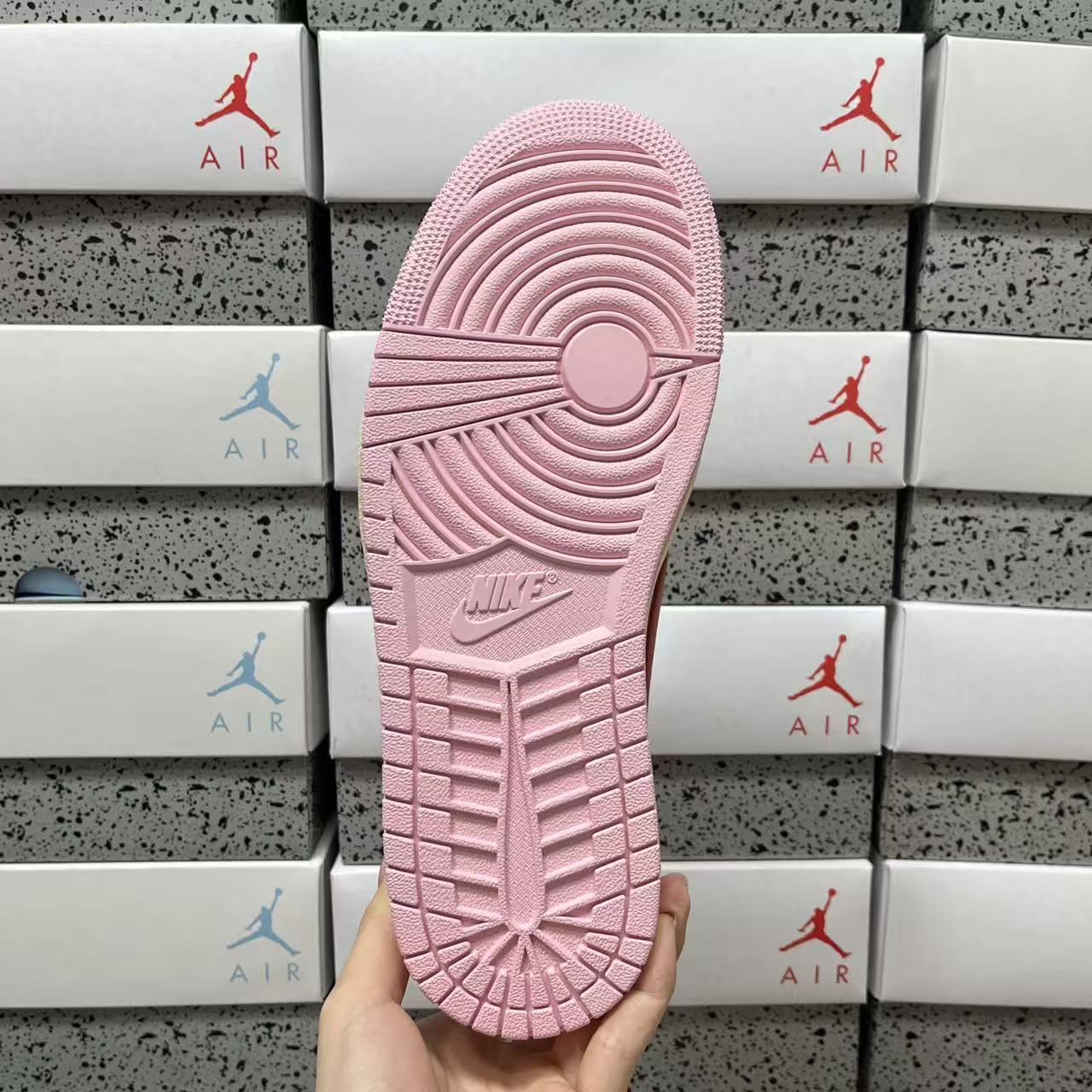 DG Batch-Air Jordan 1 × Travis Scott “Shy Pink”