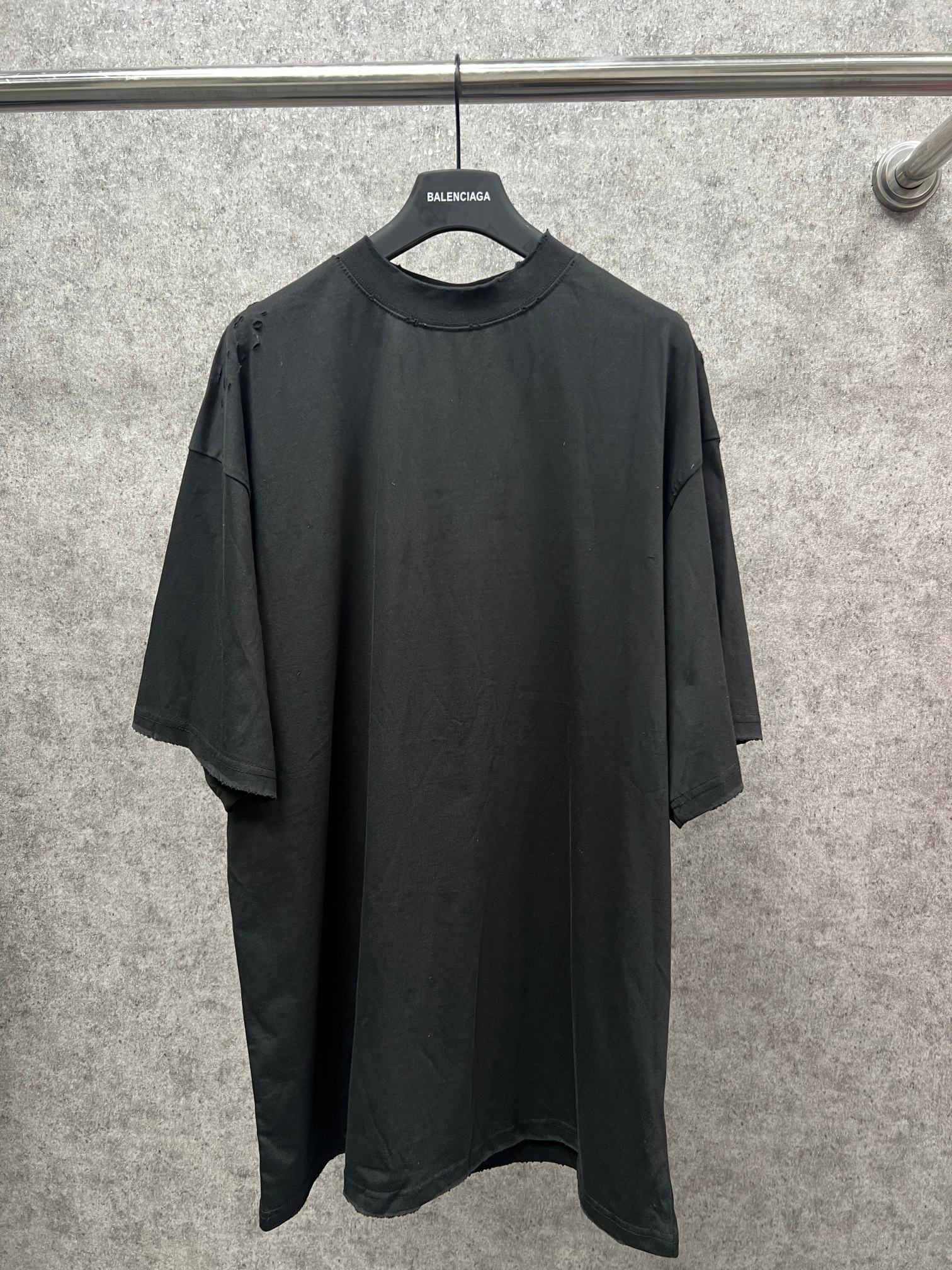 Balenciaga T-shirt NO.6