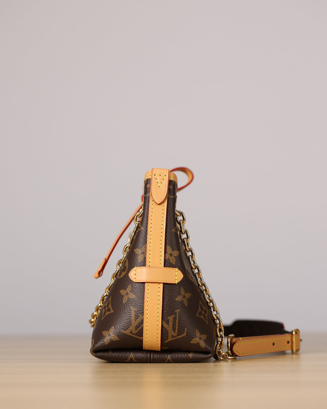 LV Carryall BB Tote bag