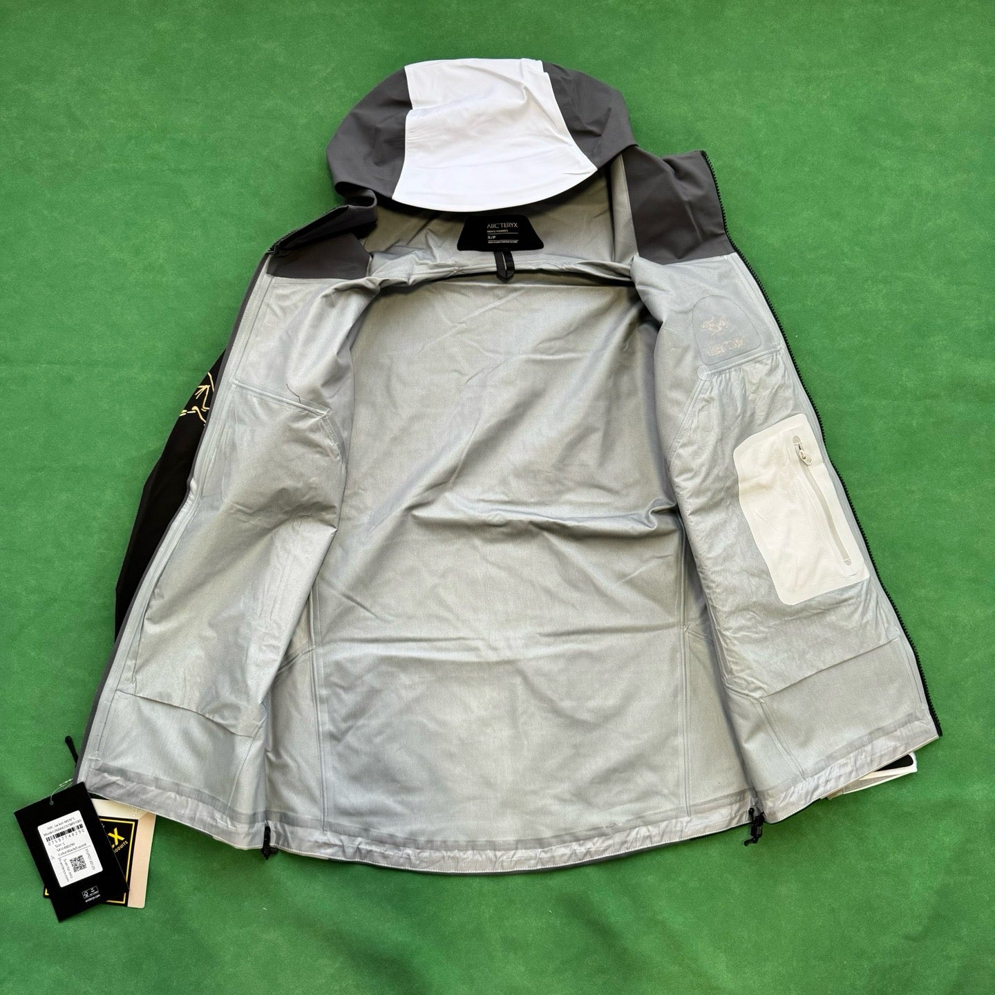 Arc'teryx × BEAMS BETA JACKET