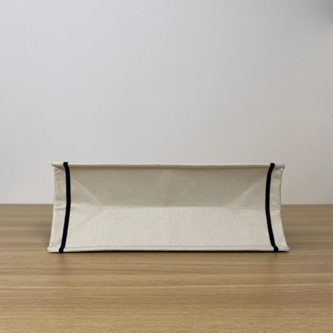 Dior BookTote Tote bag( Large Size)