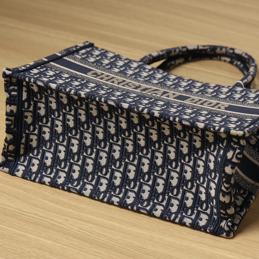 Dior BookTote Tote bag(Medium Size)