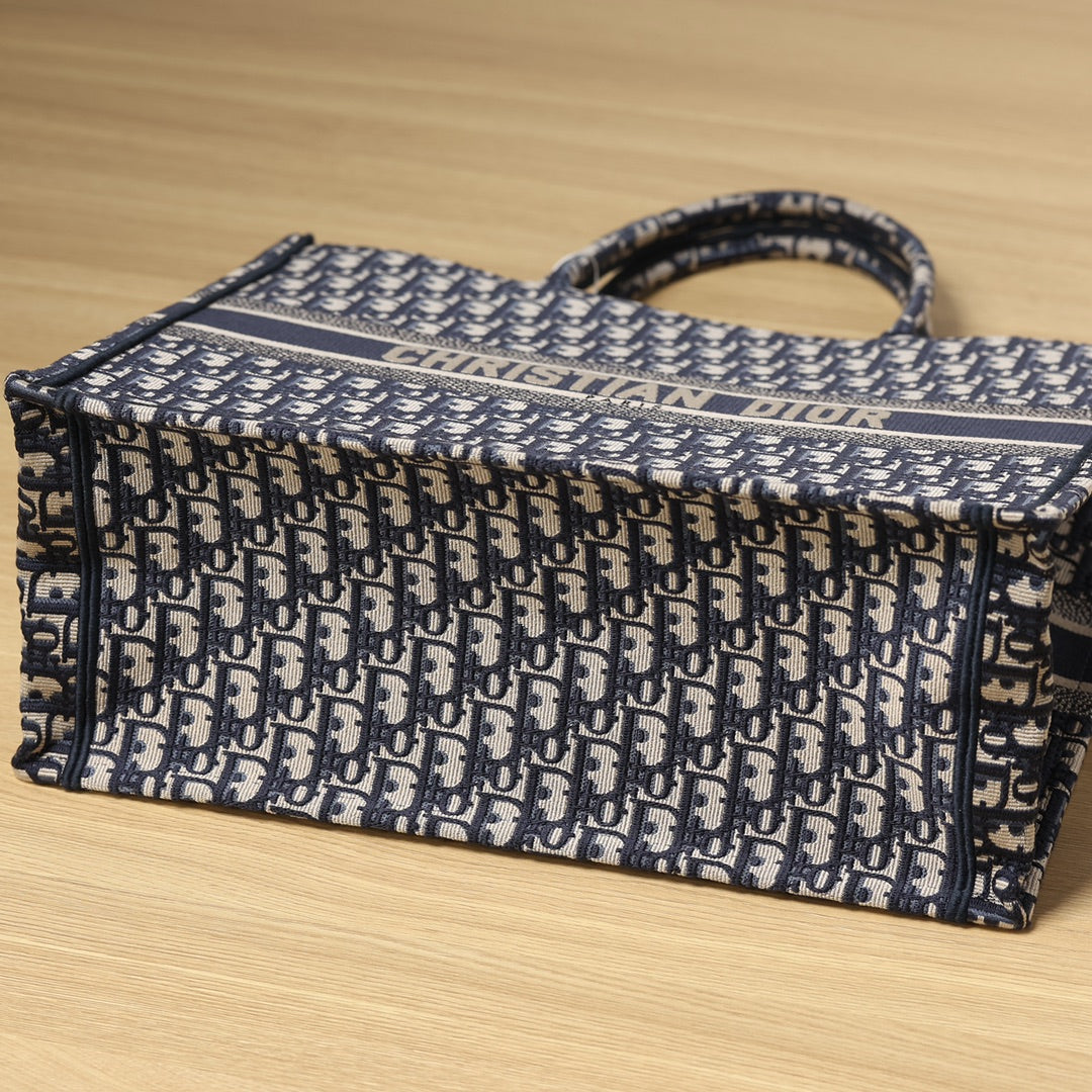 Dior BookTote Tote bag( Large Size)