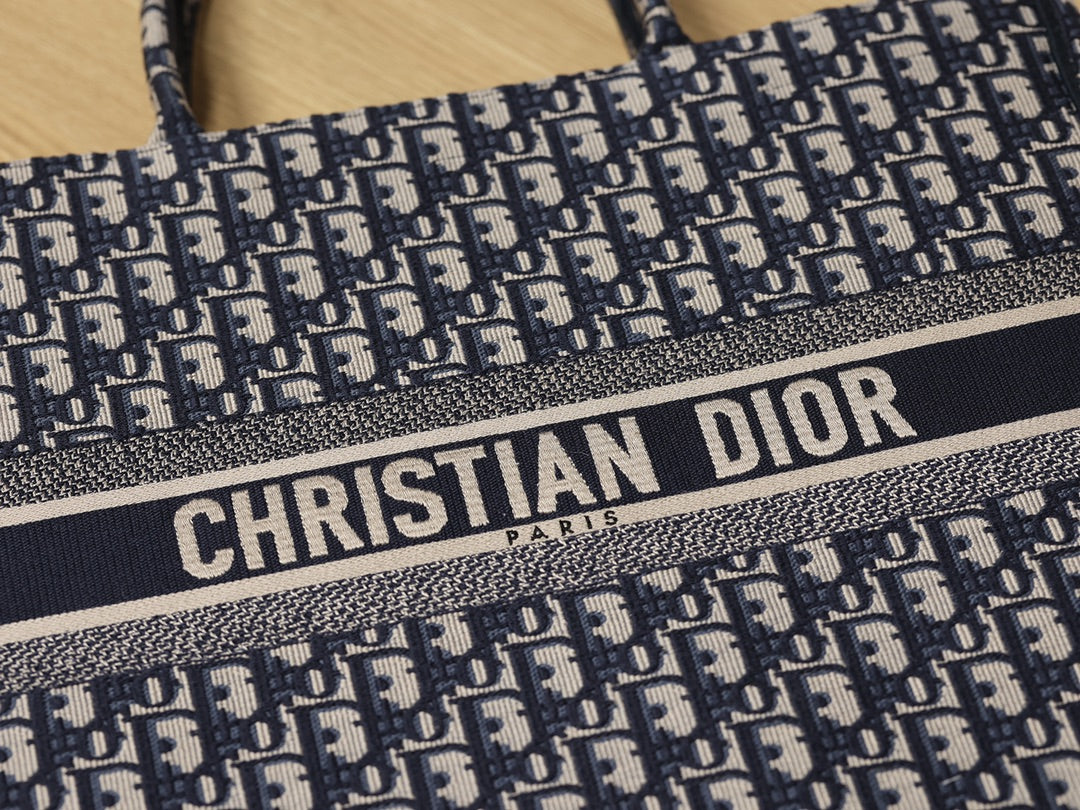 Dior BookTote Tote bag( Large Size)