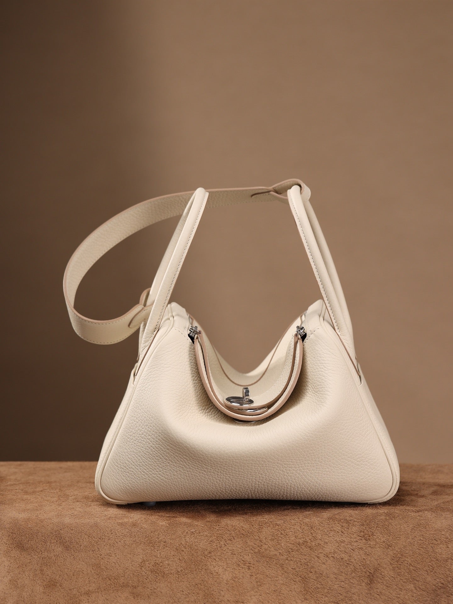 Hermès Lindy 26 Shoulder bag