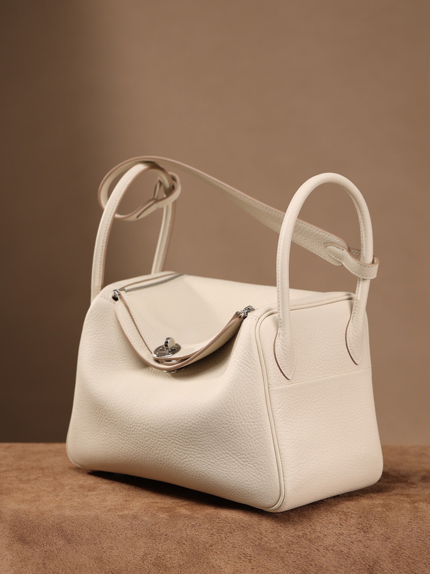 Hermès Lindy 26 Shoulder bag