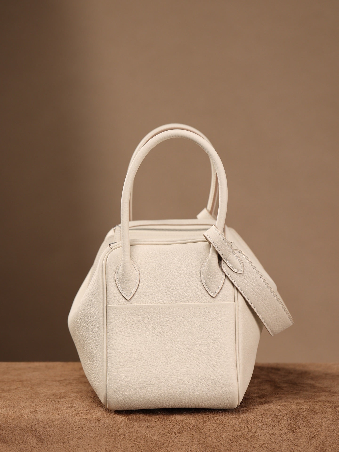 Hermès Lindy 26 Shoulder bag