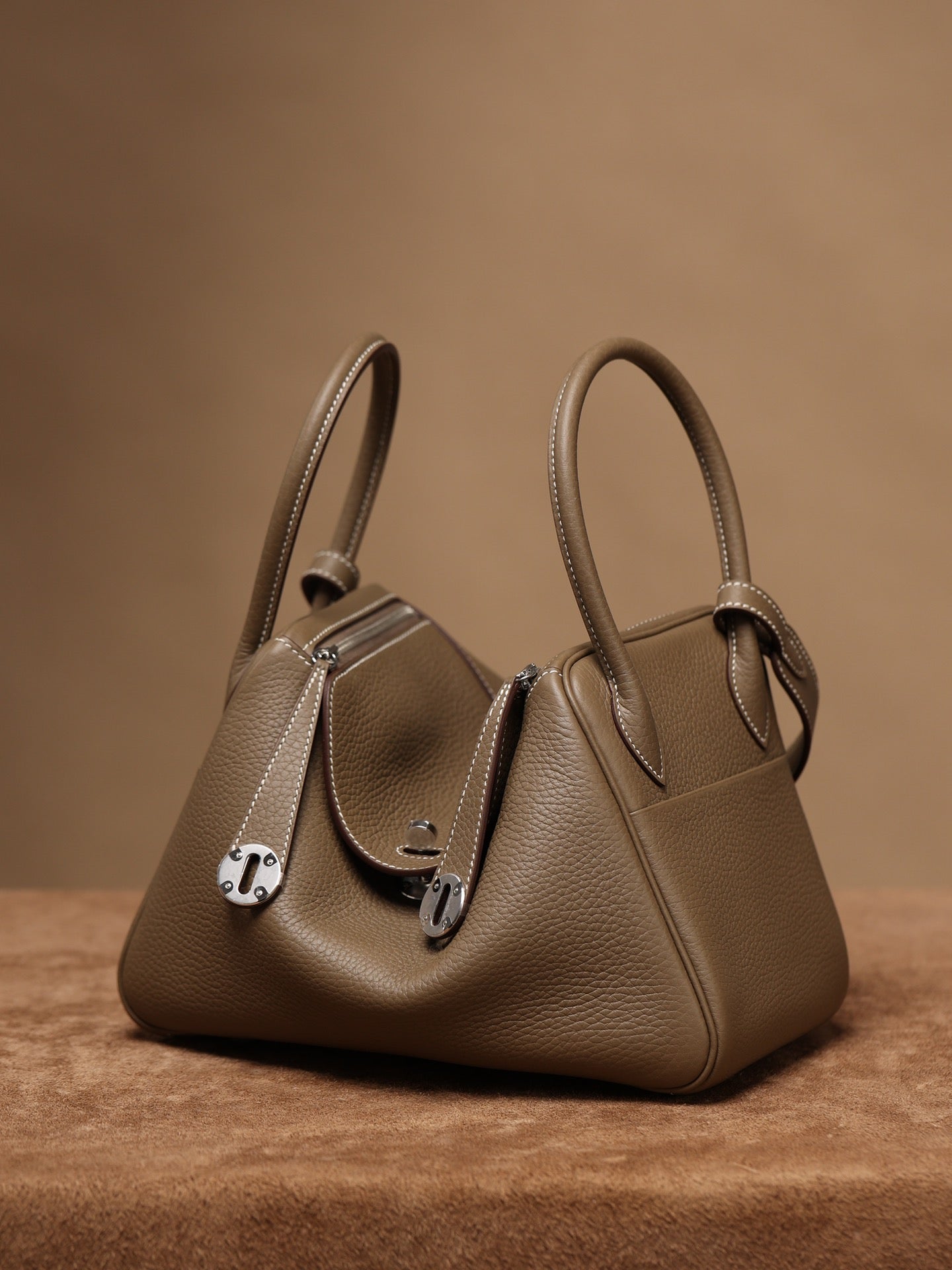 Hermès Lindy 26 Shoulder bag