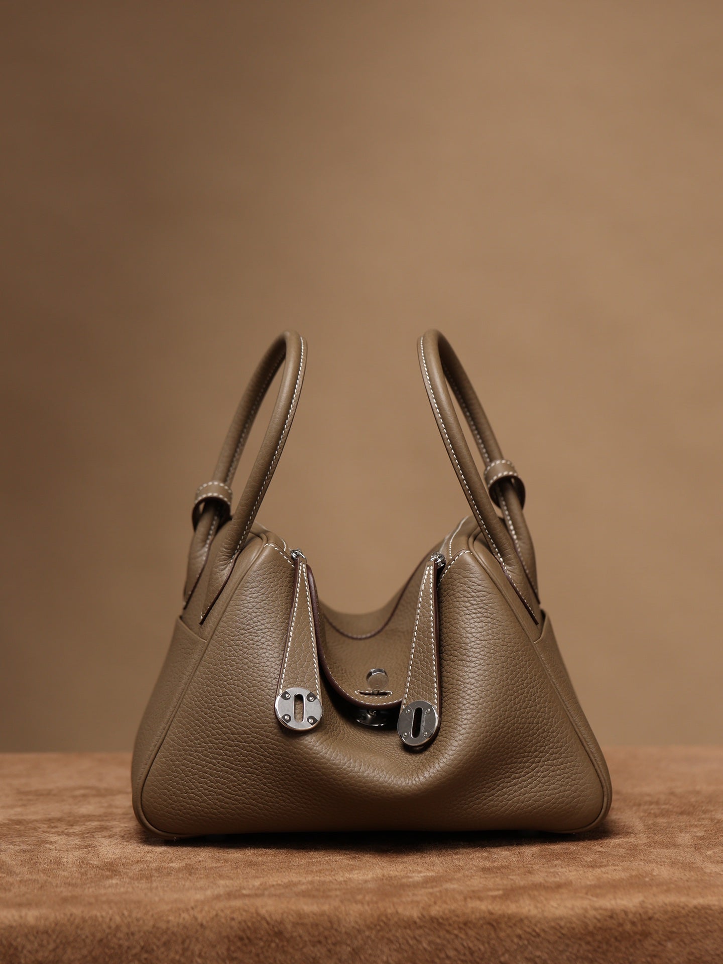 Hermès Lindy 26 Shoulder bag