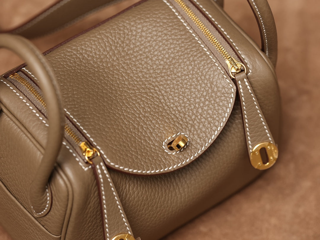 Hermès Lindy Mini 19 Shoulder bag