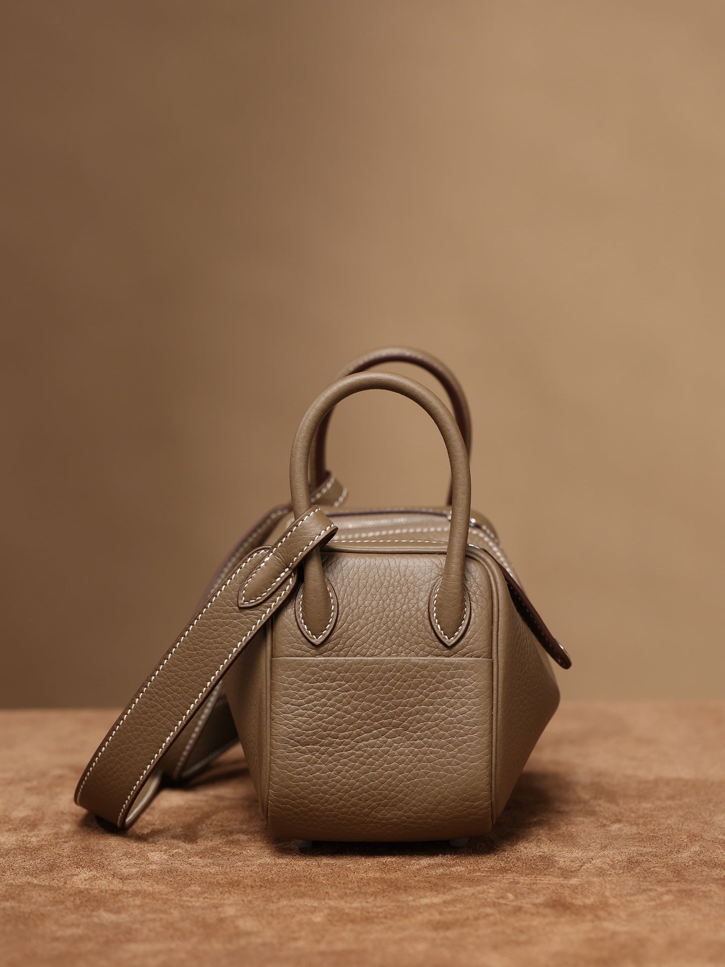 Hermès Lindy Mini 19 Shoulder bag