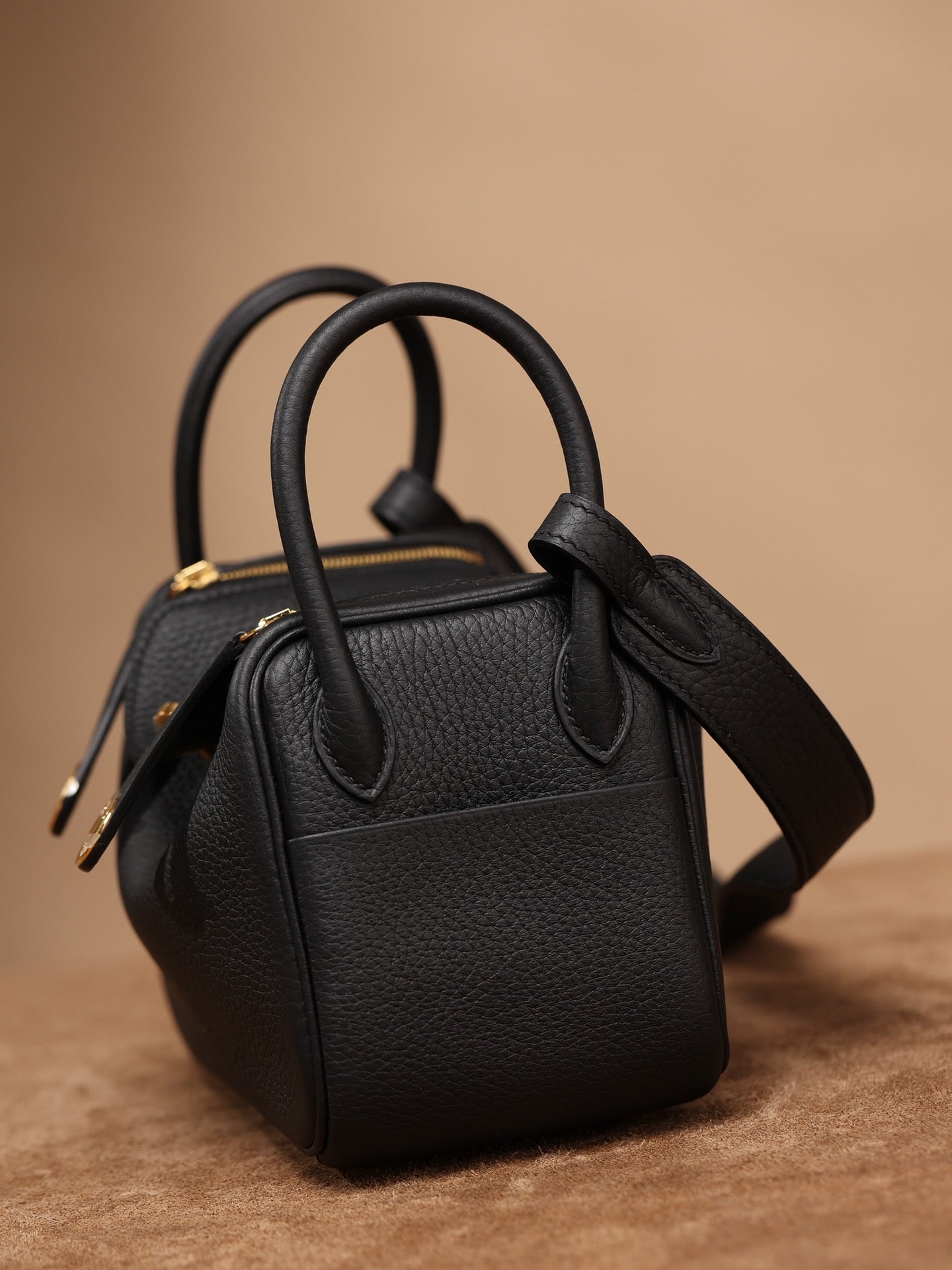 Hermès Lindy Mini 19 Shoulder bag