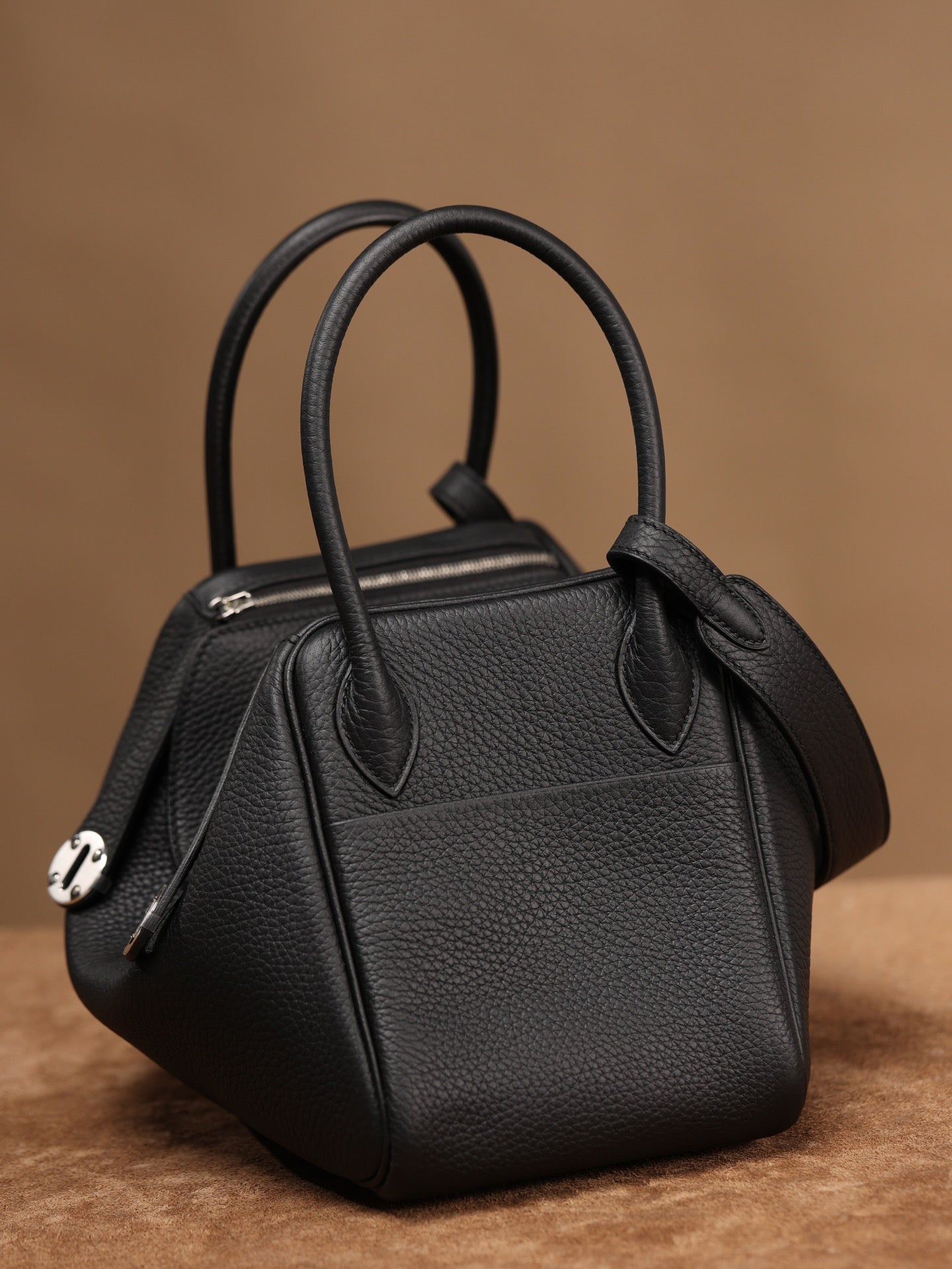 Hermès Lindy 26 Shoulder bag