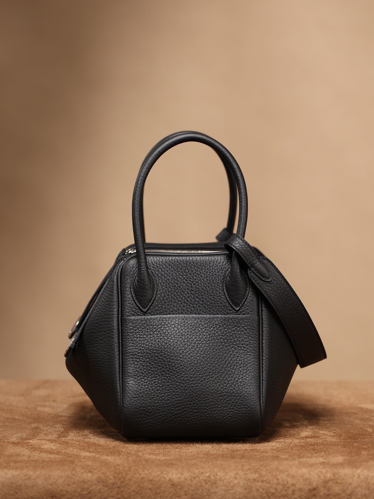 Hermès Lindy 26 Shoulder bag