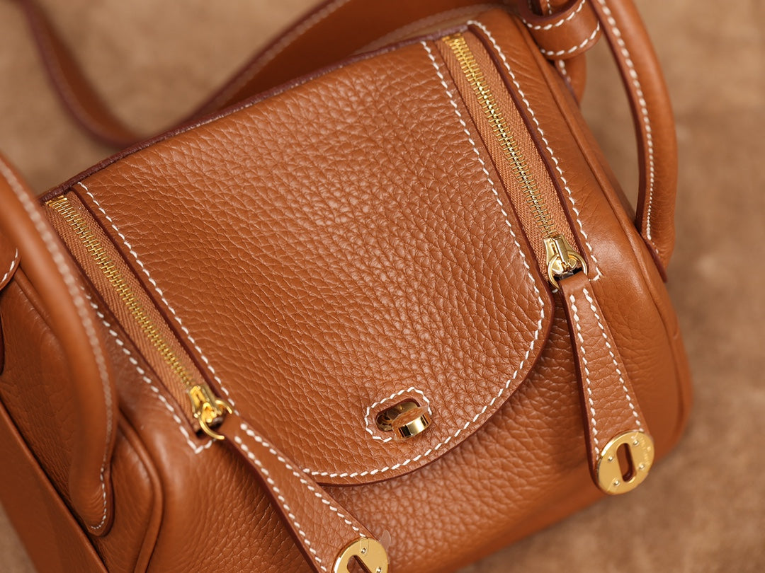 Hermès Lindy Mini 19 Shoulder bag