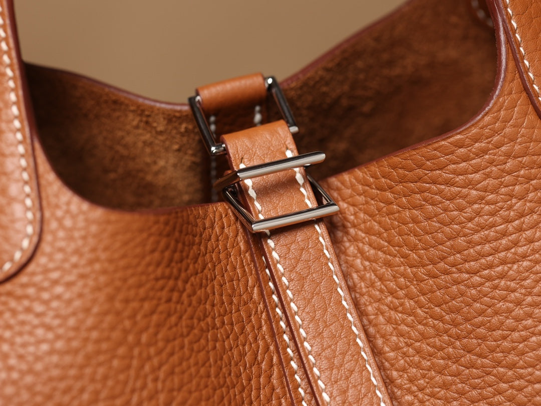 Hermès Picotin Lock 18 Handbag