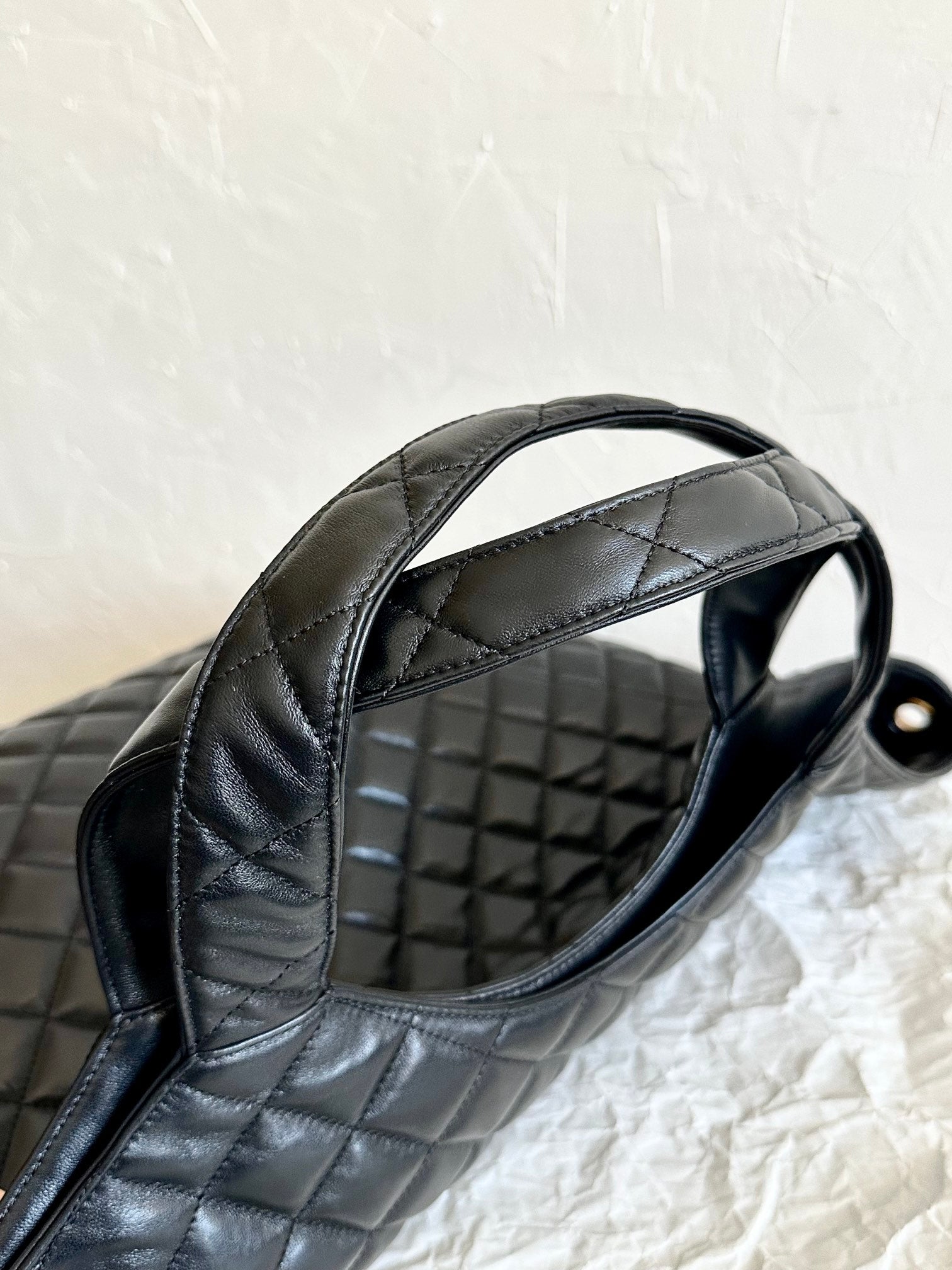 YSL lcare Maxi Logo Totebag