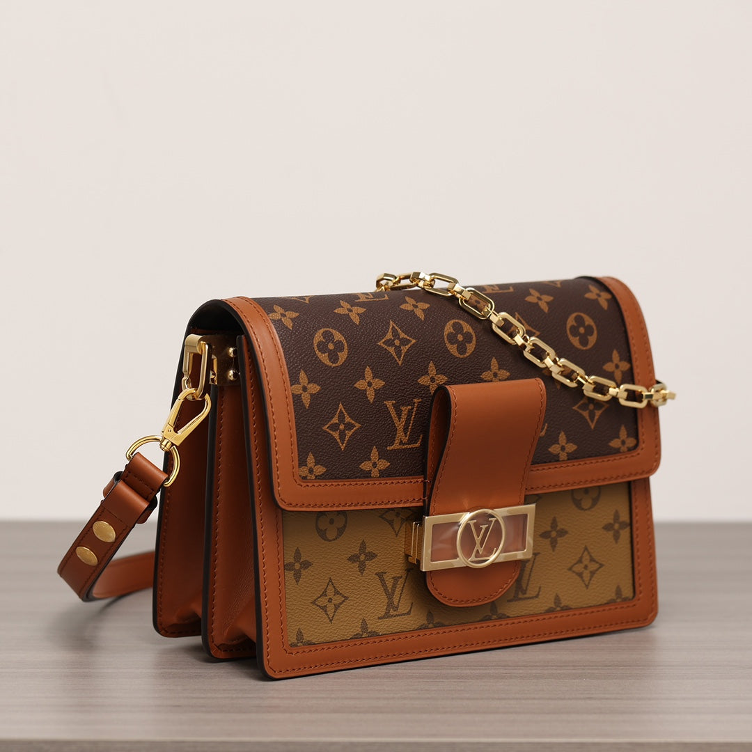 LV Dauphine MM Shoulder bag