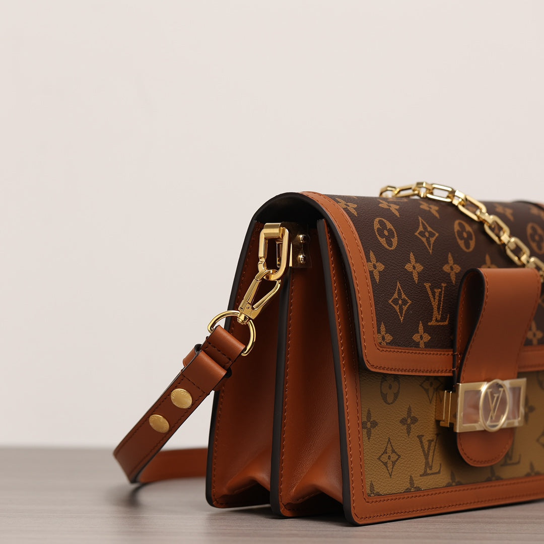 LV Dauphine MM Shoulder bag