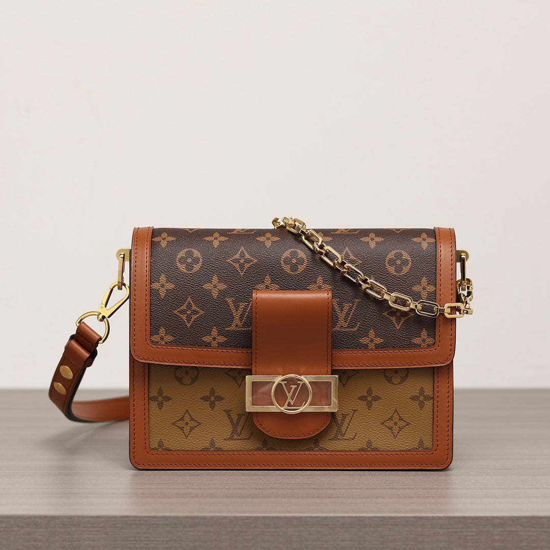 LV Dauphine MM Shoulder bag