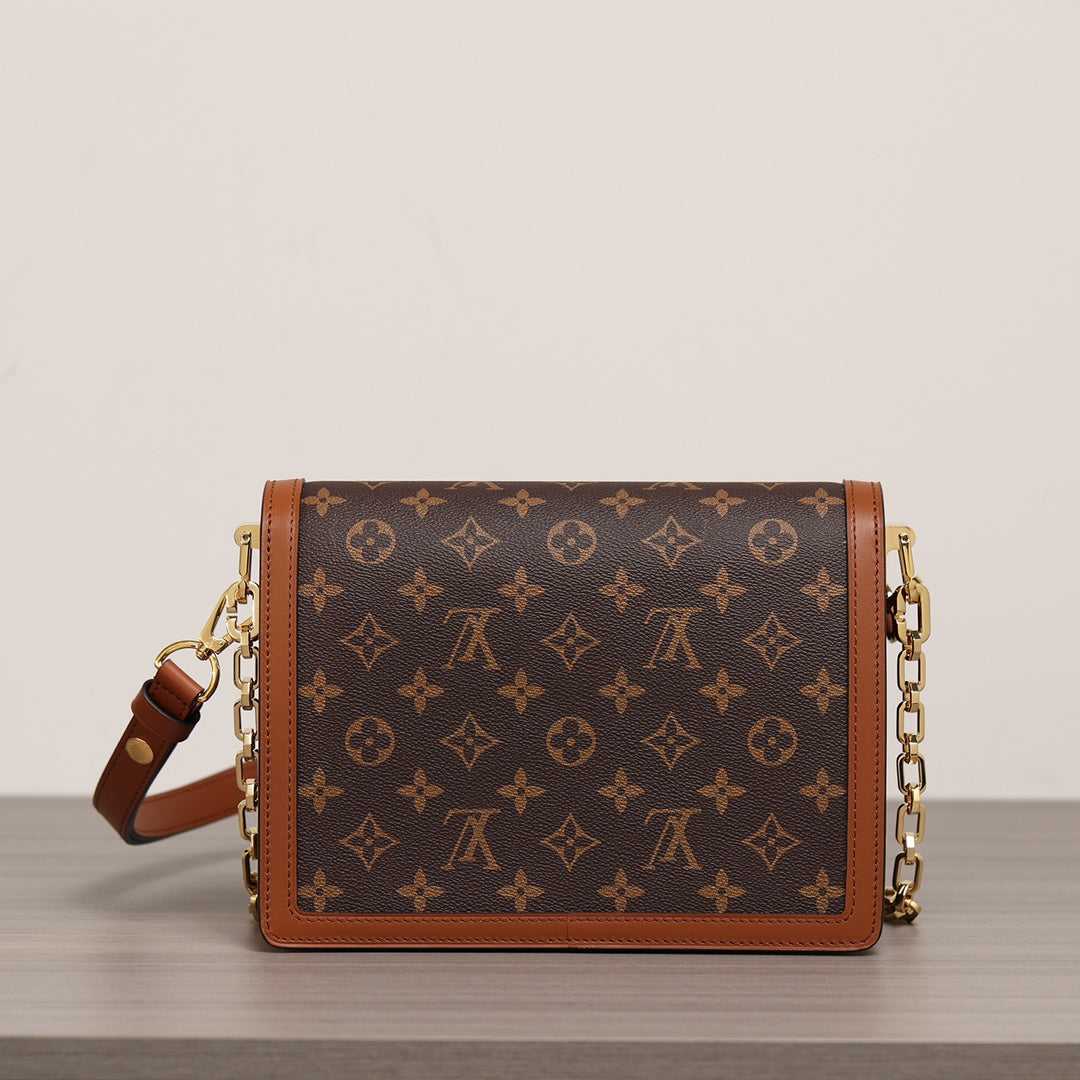 LV Dauphine MM Shoulder bag