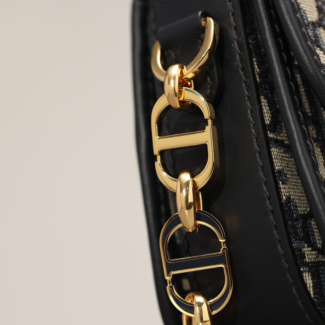 Dior Montaigne 30 Handbag