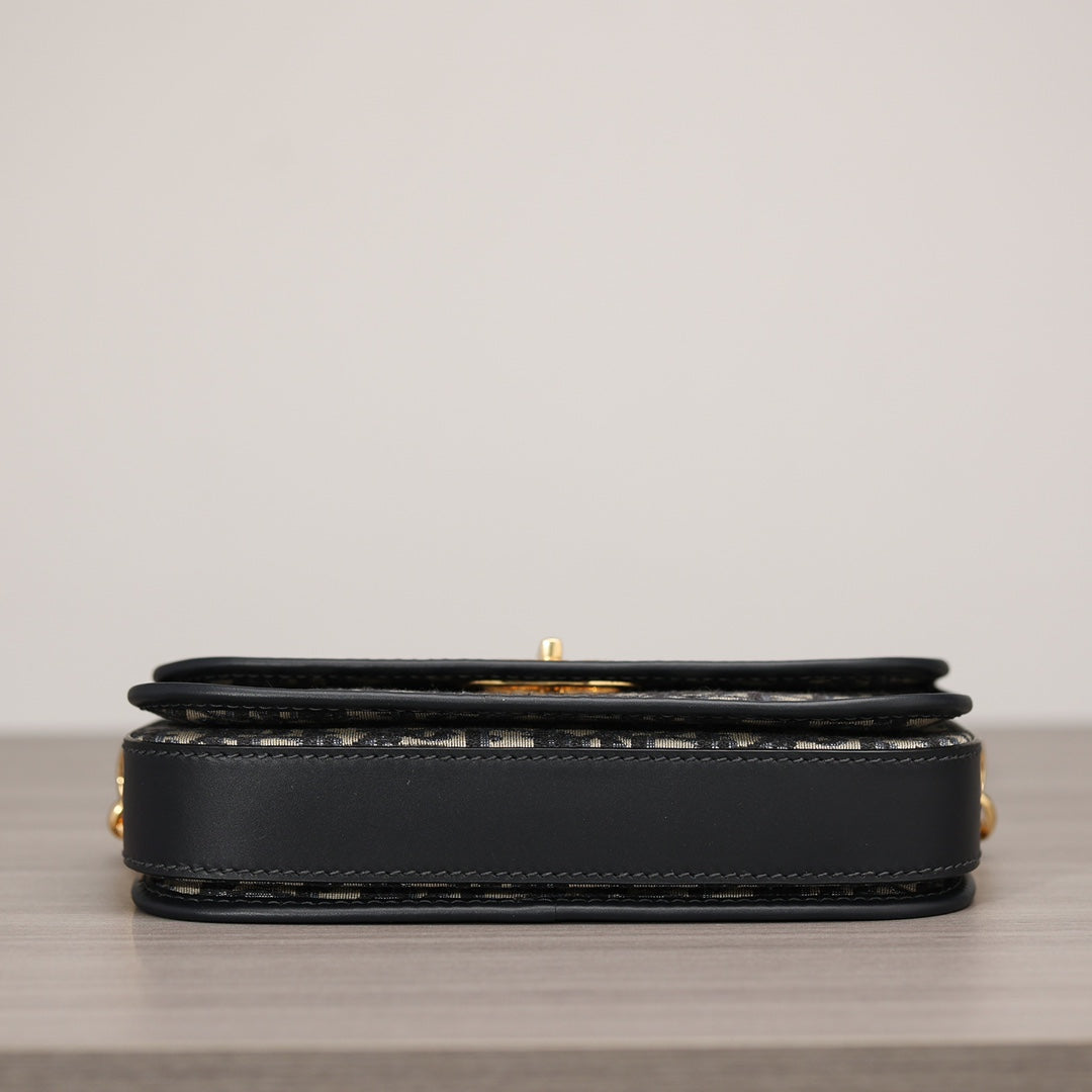 Dior Montaigne 30 Handbag