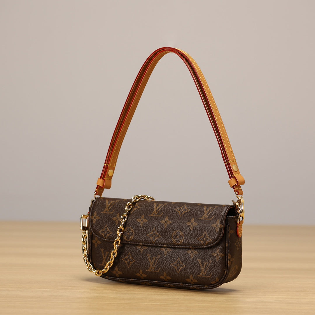 LV lvy Handbag