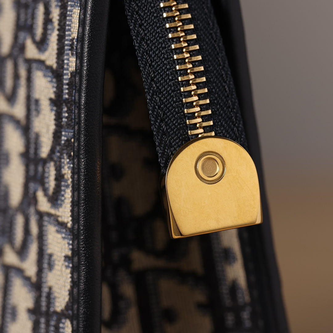 Dior Montaigne 30 Handbag