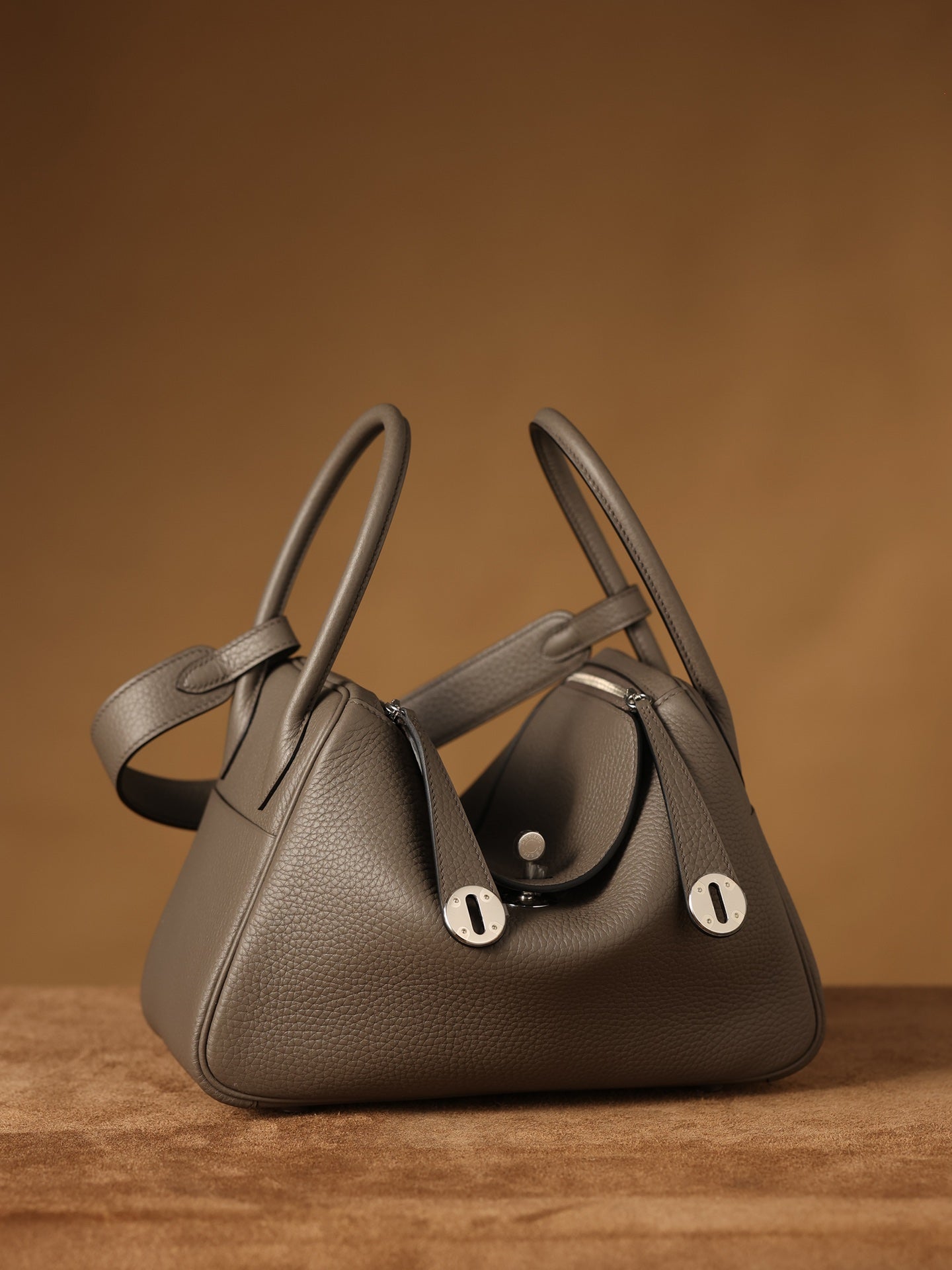 Hermès Lindy 26 Shoulder bag