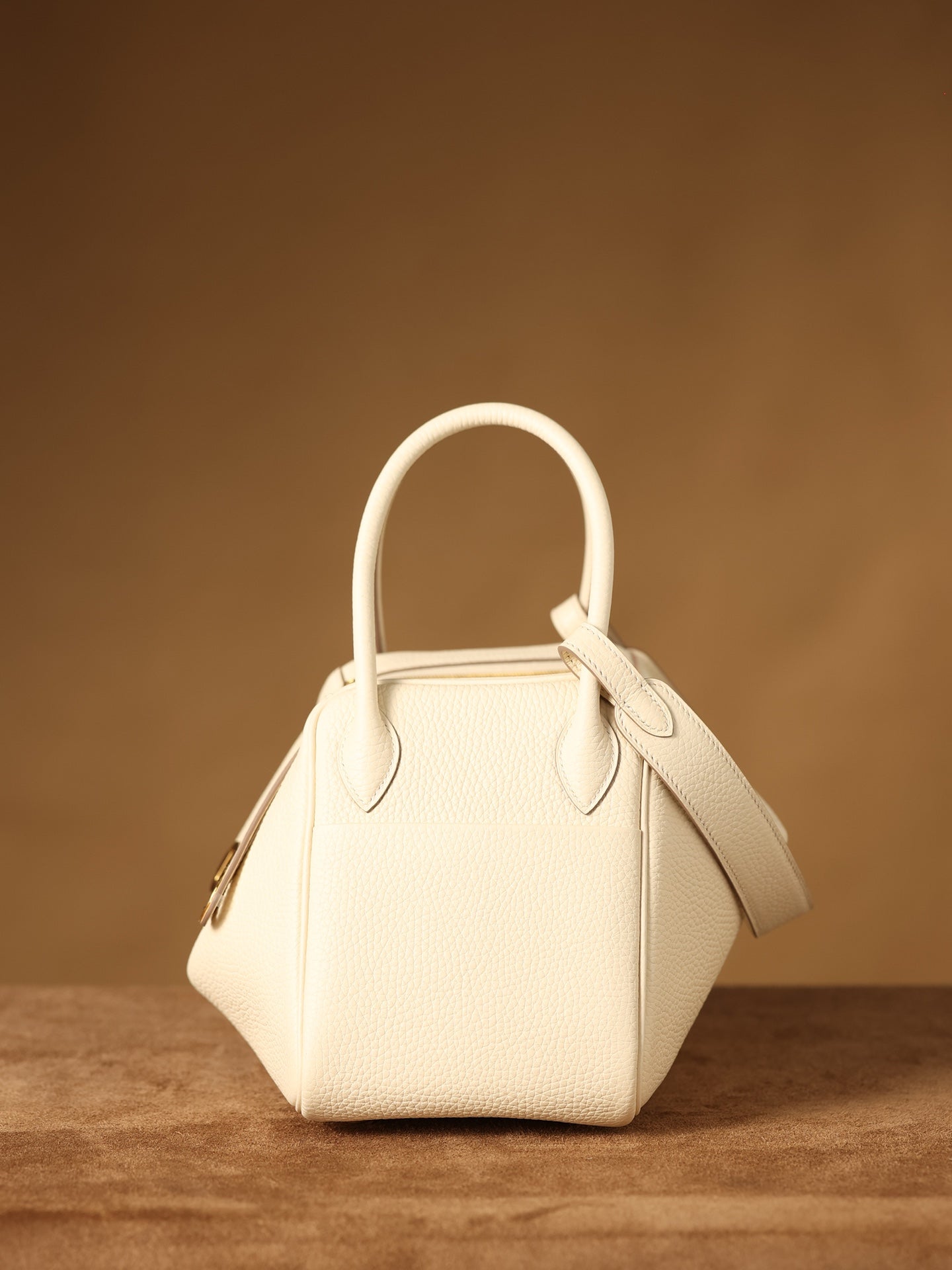 Hermès Lindy 26 Shoulder bag