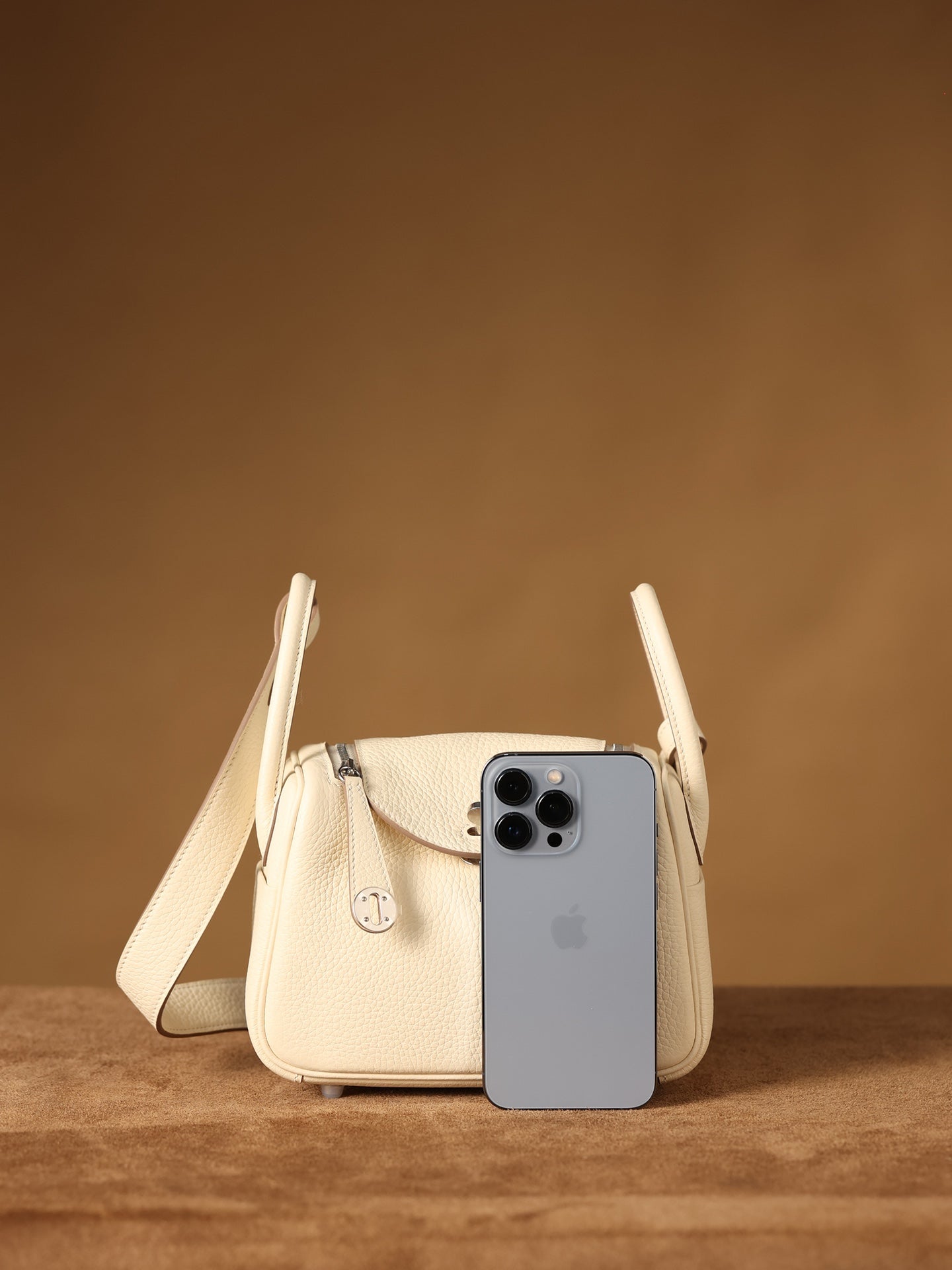 Hermès Lindy Mini 19 Shoulder bag