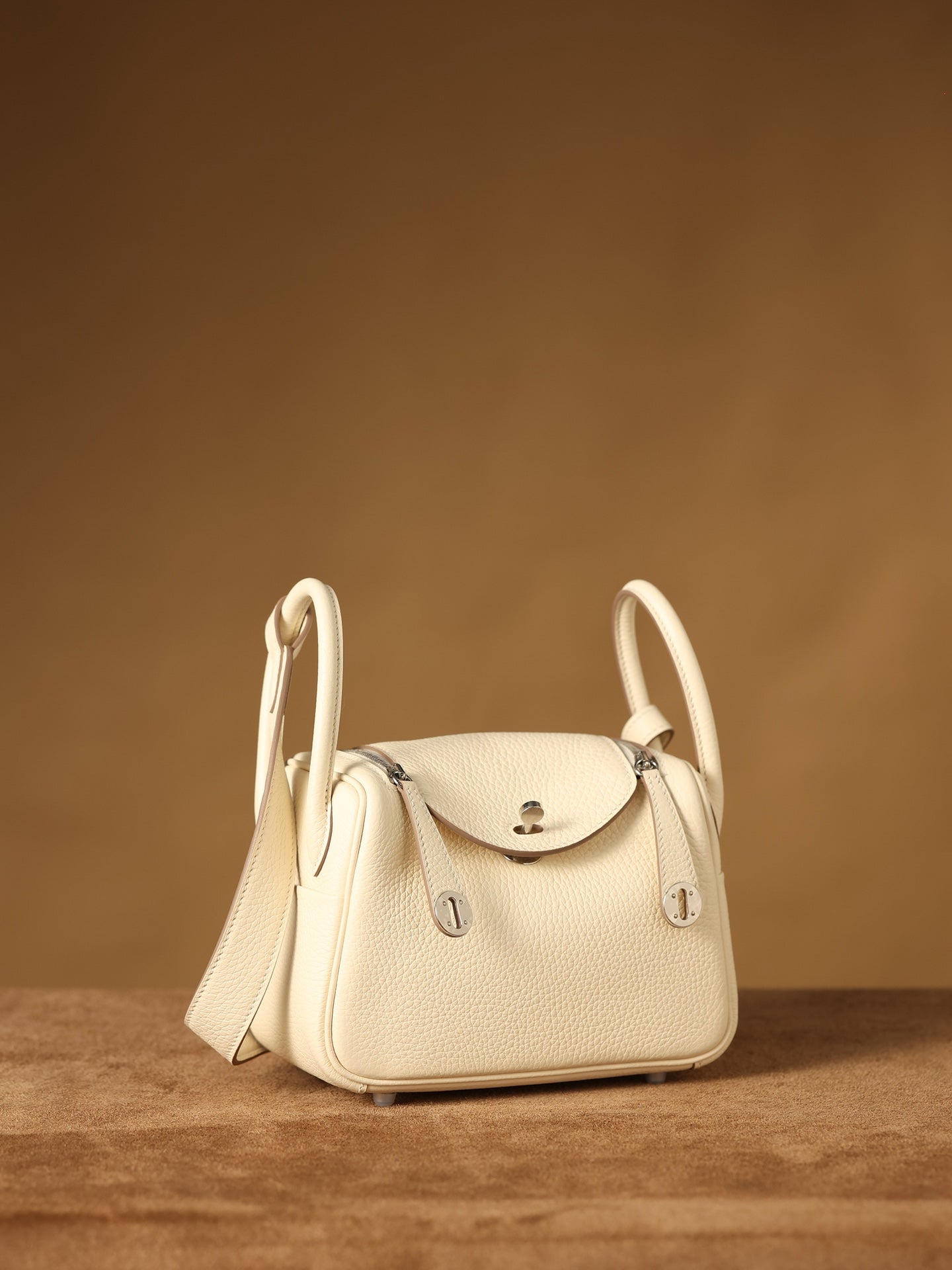 Hermès Lindy Mini 19 Shoulder bag