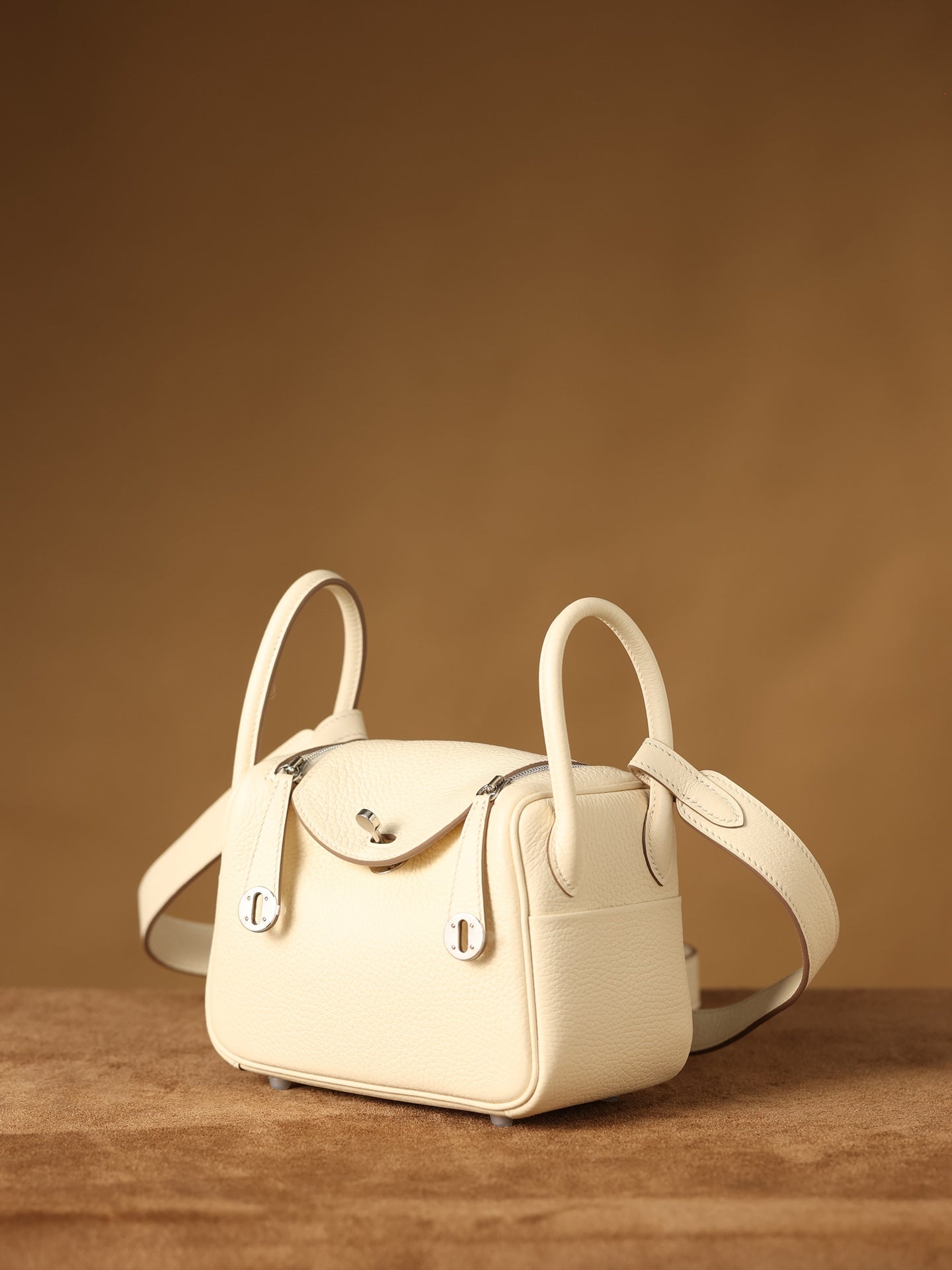 Hermès Lindy Mini 19 Shoulder bag