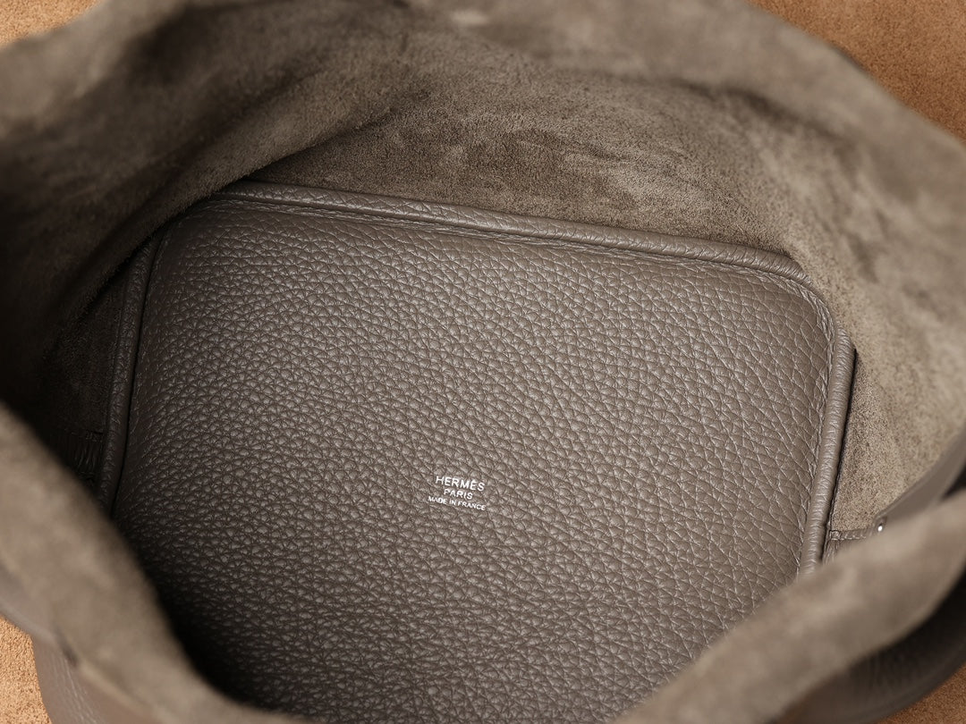 Hermès Picotin Lock 22 Handbag