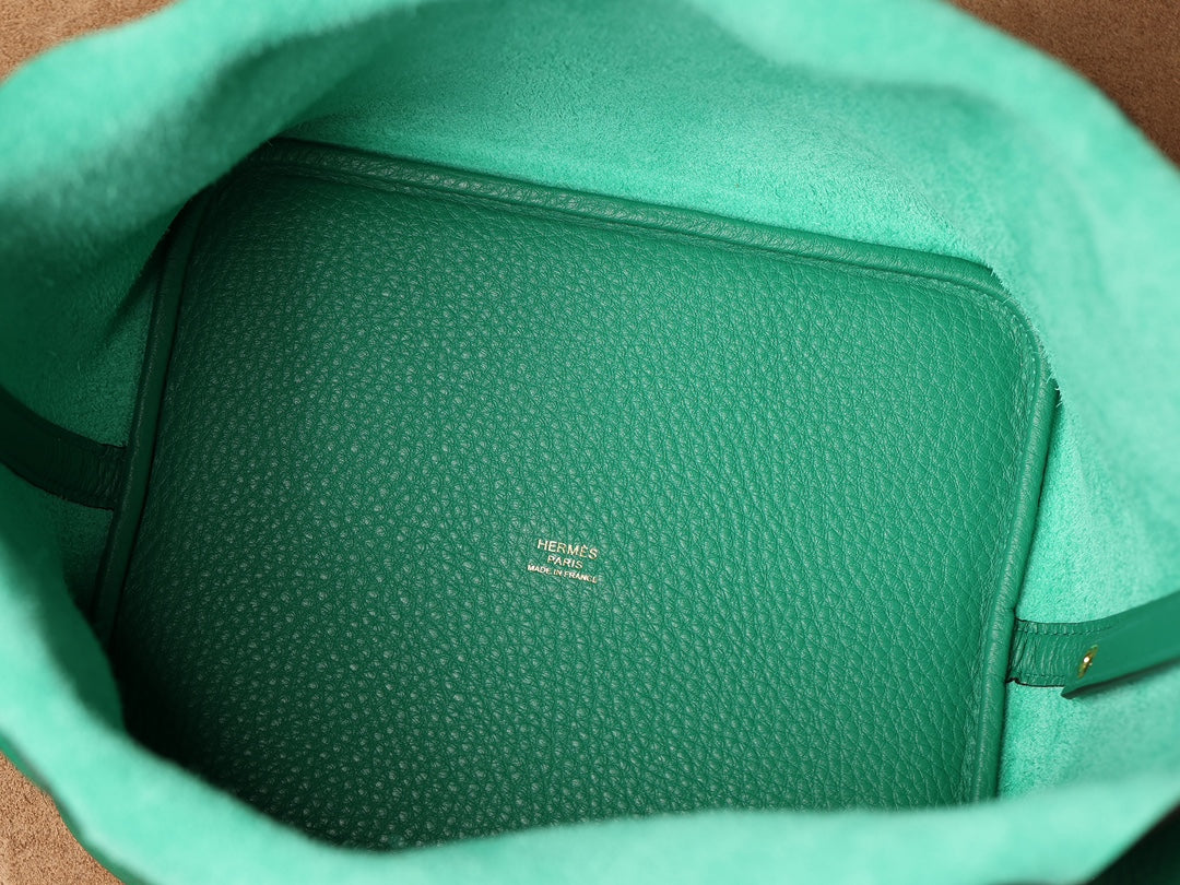 Hermès Picotin Lock 22 Handbag