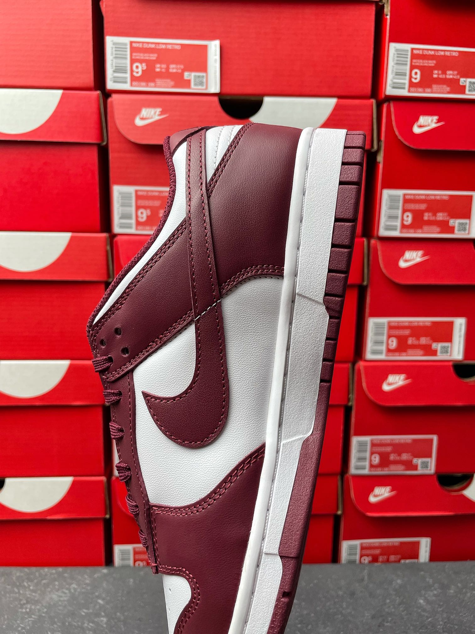 G Batch-Nike Dunk Low “Team Red”