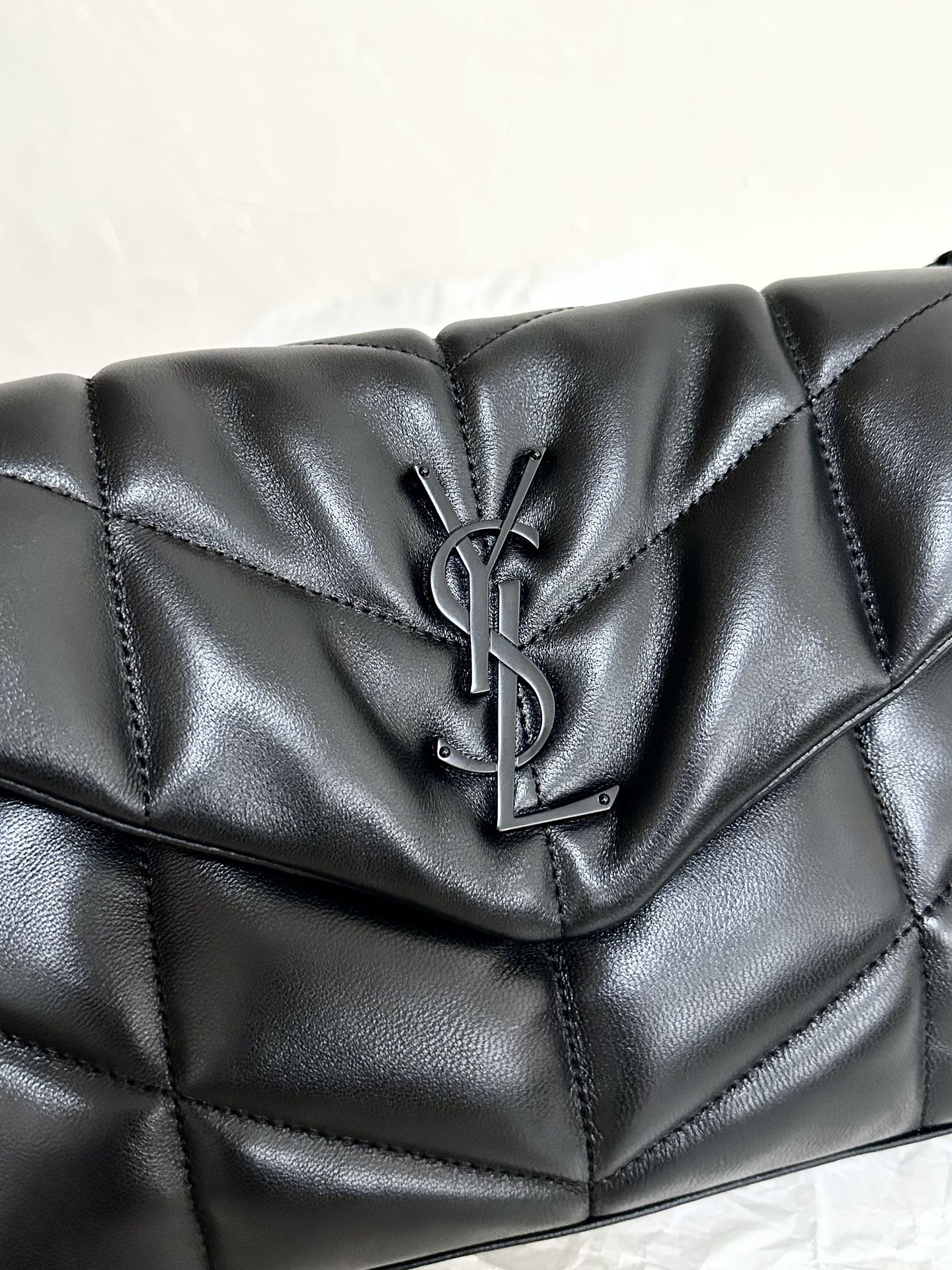 YSL LOULOUPUFFER Shoulder bag
