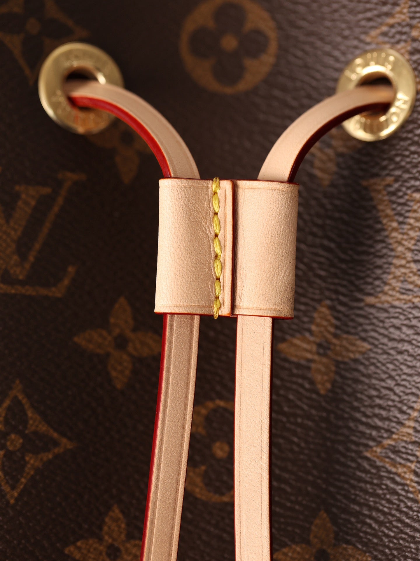 LV NÉONOÉ BB Bucket bag