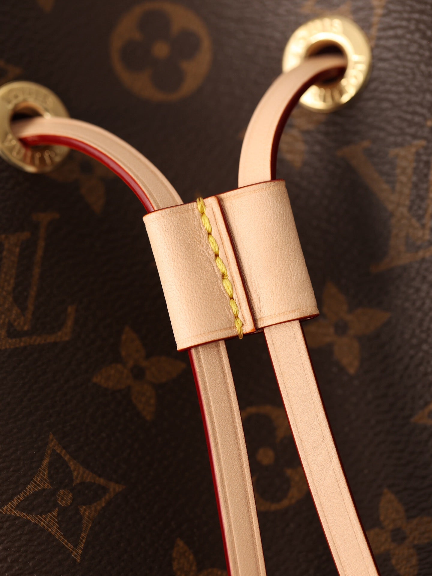 LV NÉONOÉ BB Bucket bag