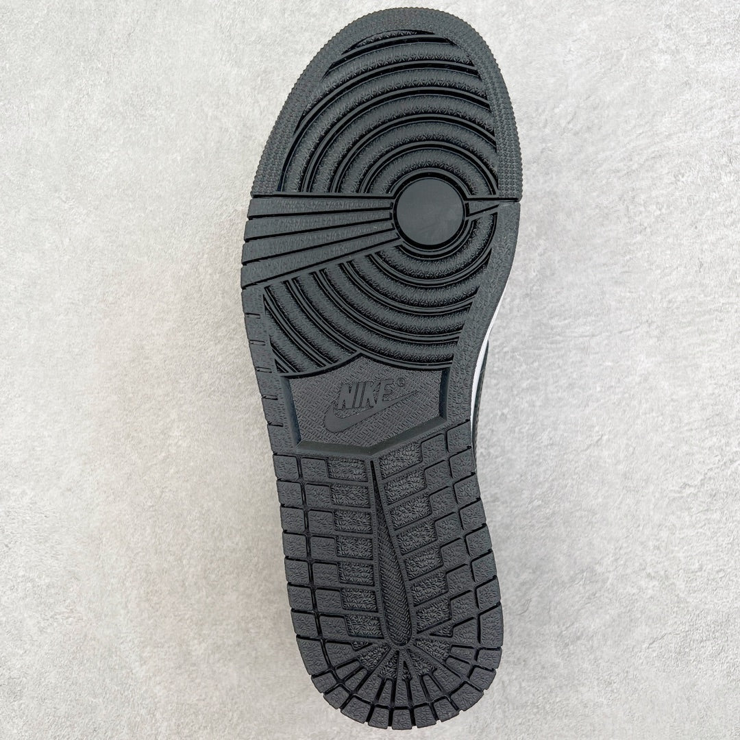 KZ Batch-Air Jordan 1 × Travis Scott “ Panda”