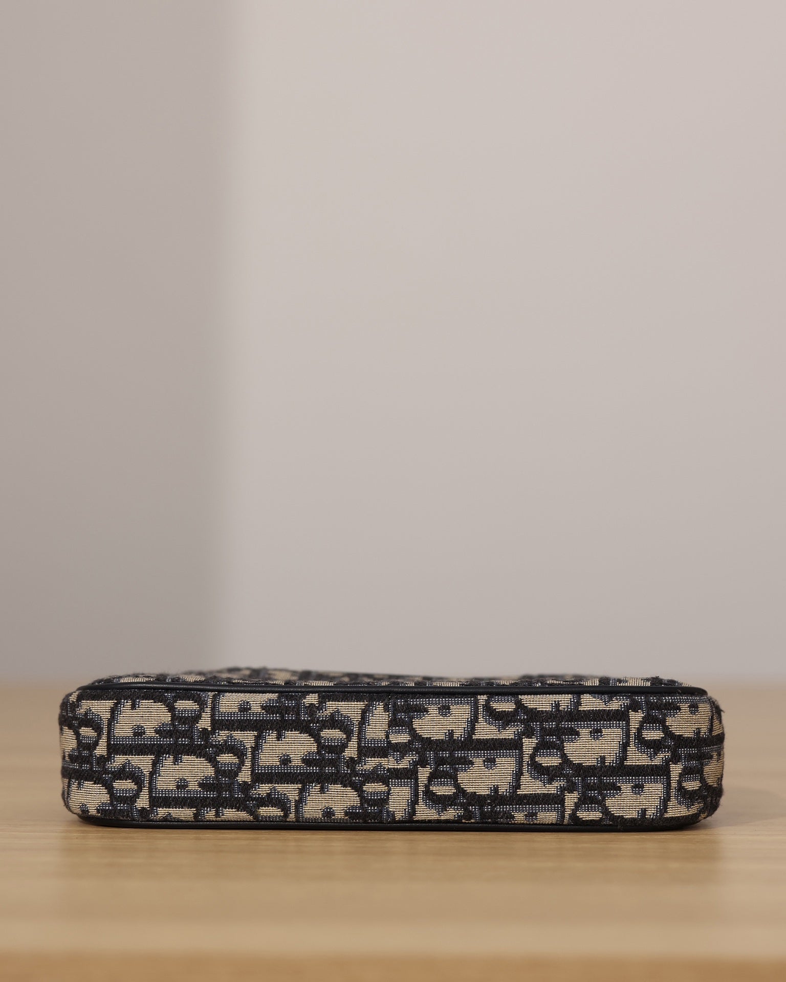 Dior 30 Montaigne Hobo Avenue