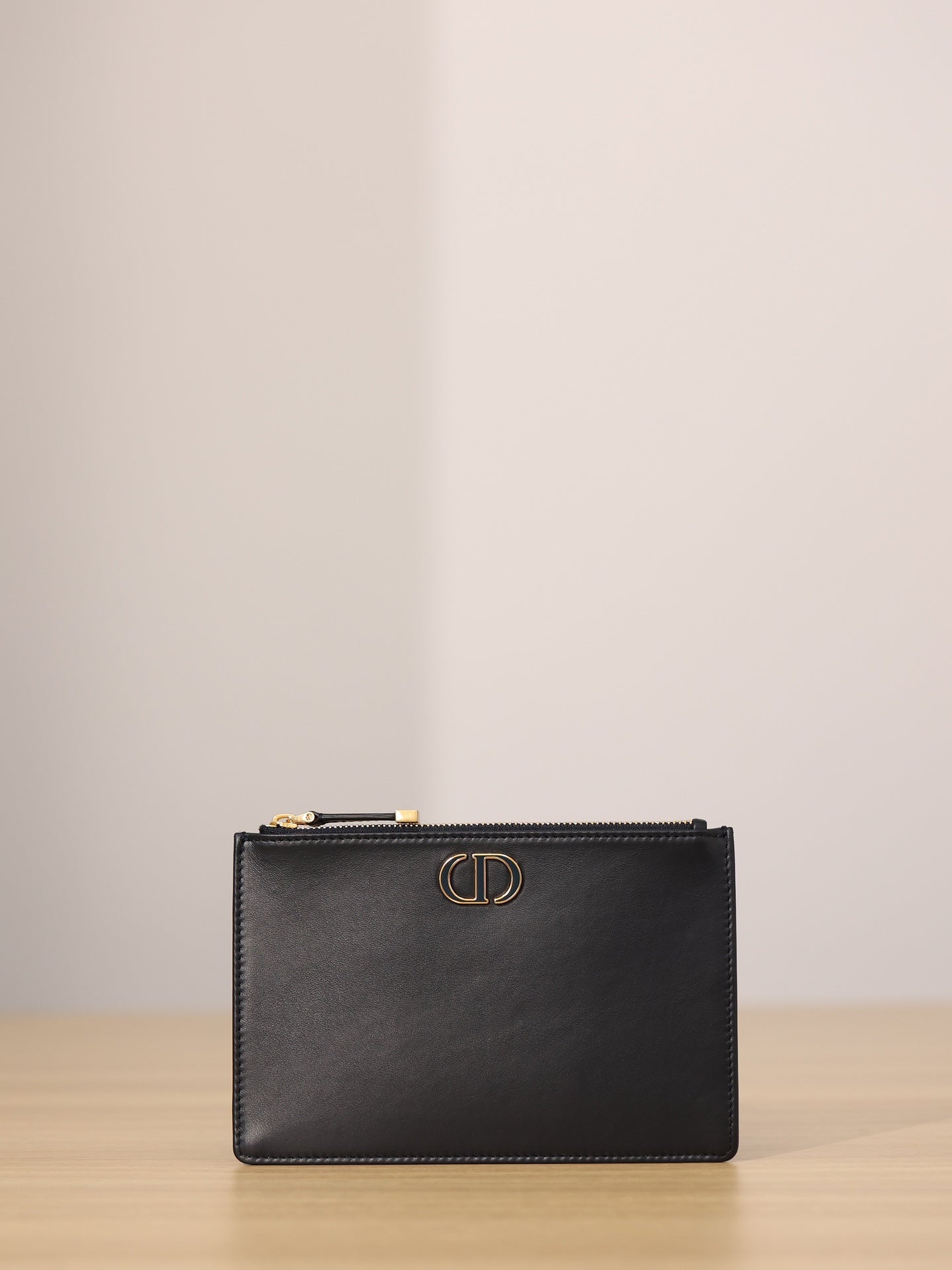 Dior 30 Montaigne Hobo Avenue