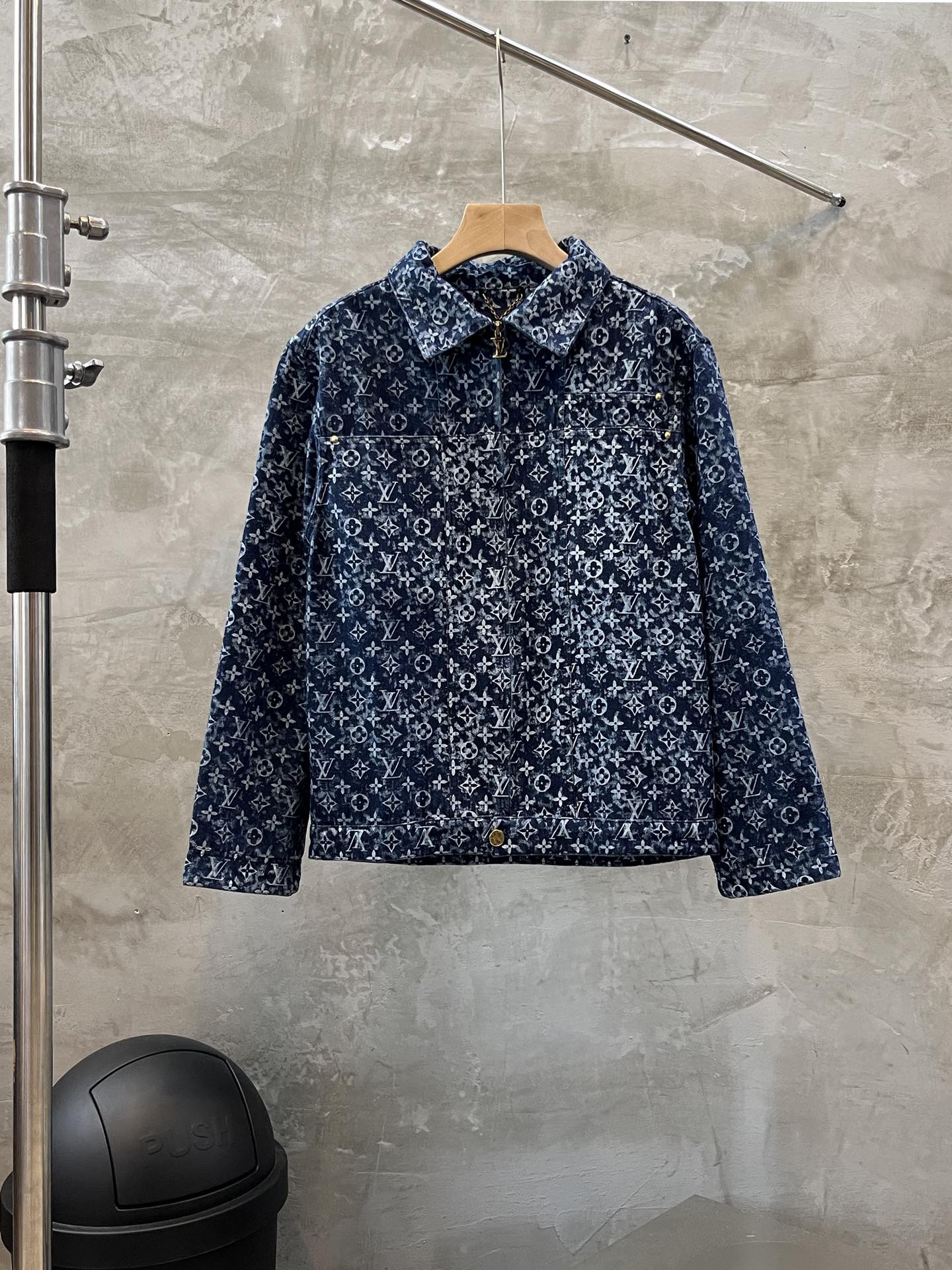 Louis Vuitton Coats & Jackets NO.5