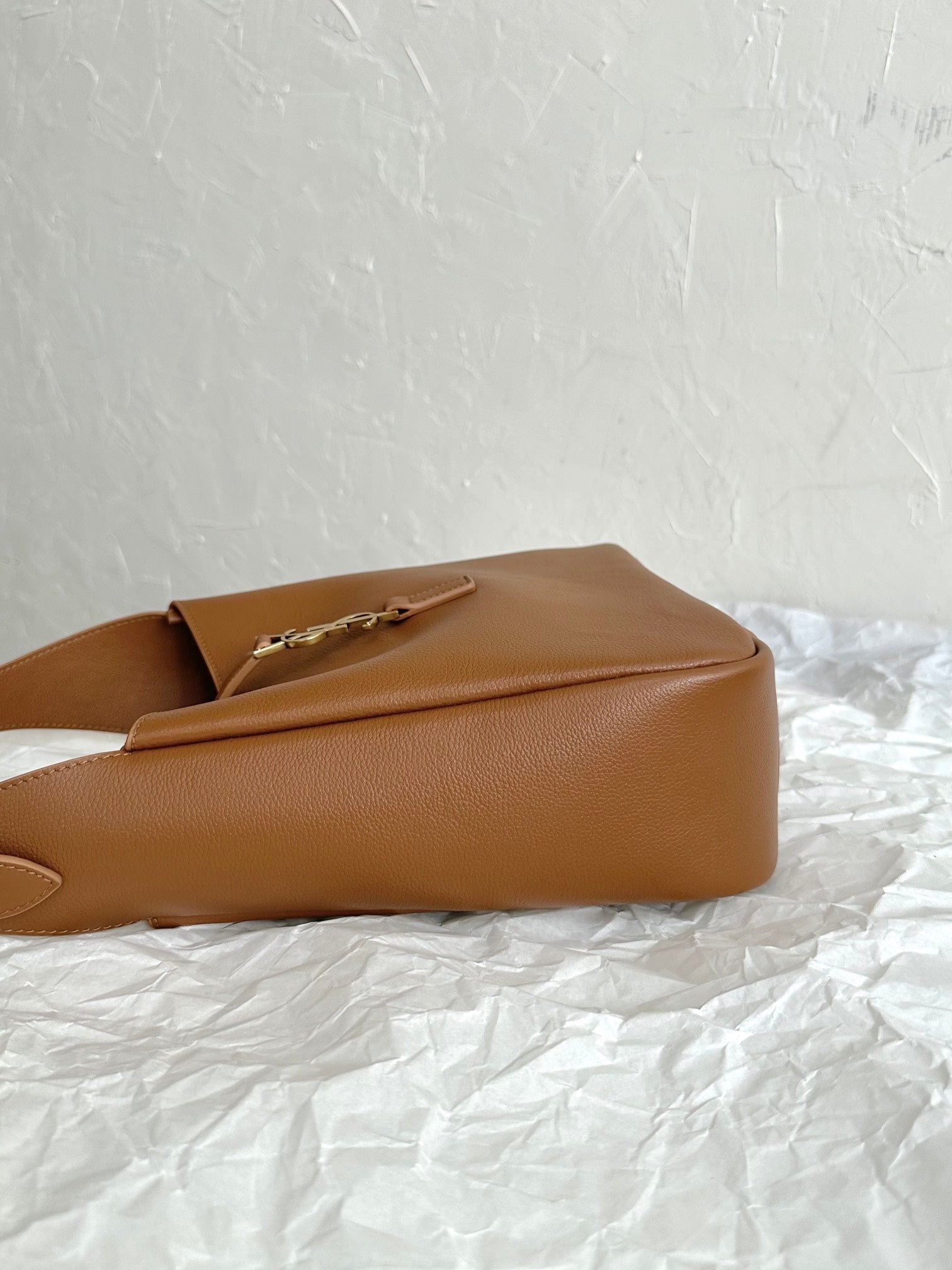 YSL LE5A7 Hobo Shoulder bag(Medium size)