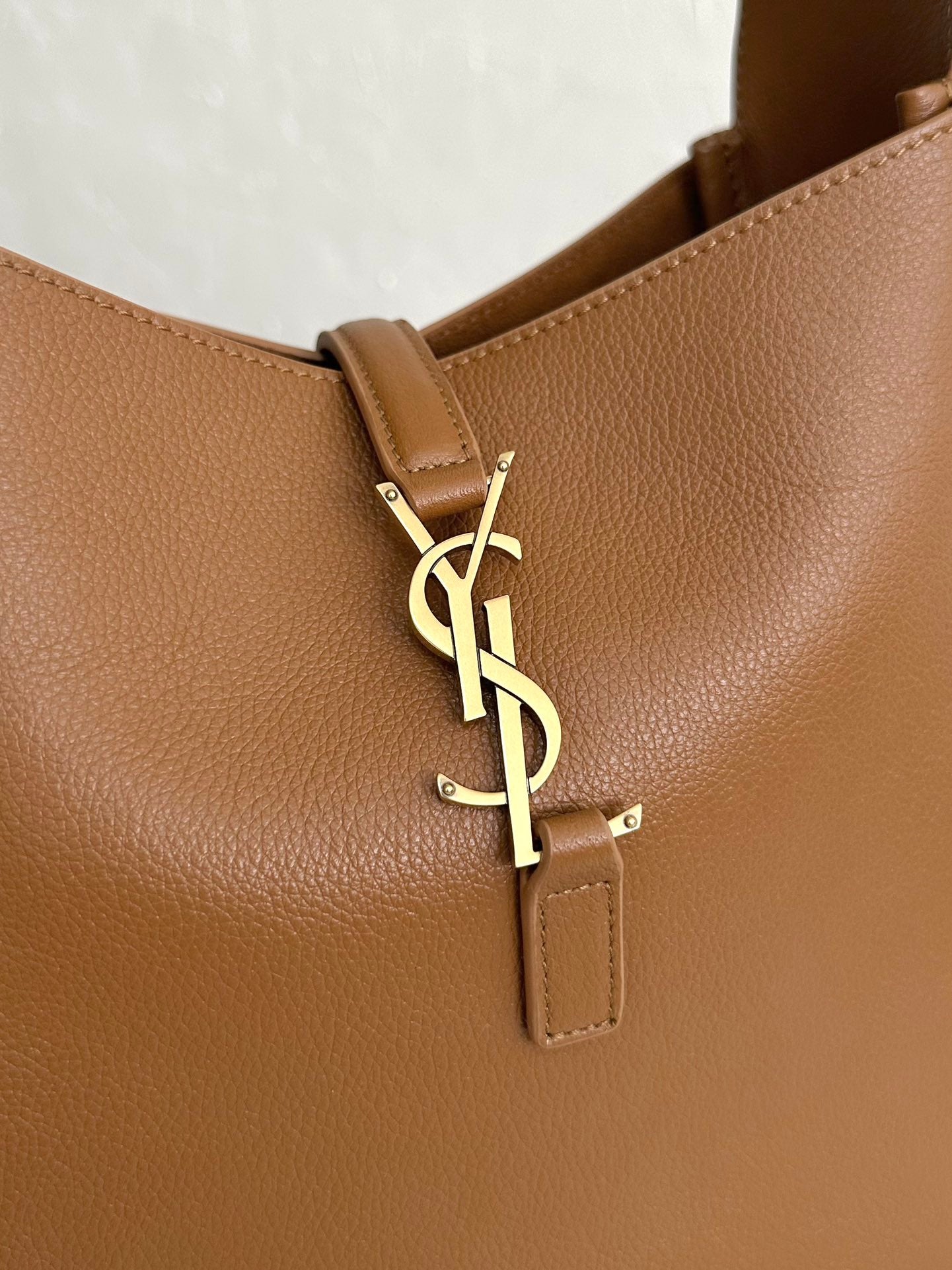 YSL LE5A7 Hobo Shoulder bag(Medium size)