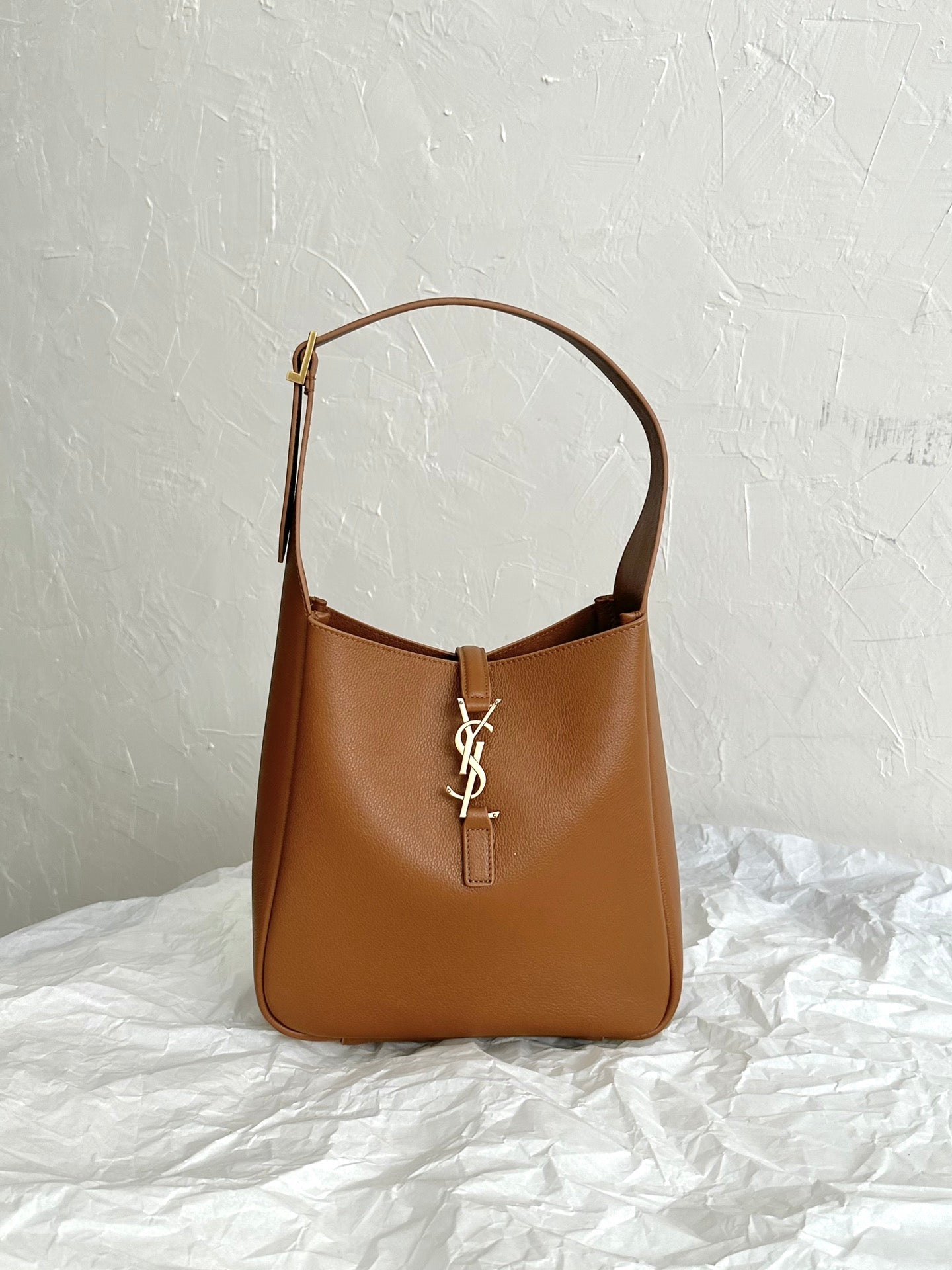 YSL LE5A7 Hobo Shoulder bag(Medium size)